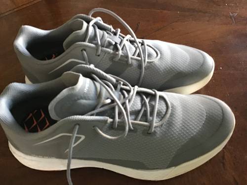 Vends chaussures de golf modèle homme