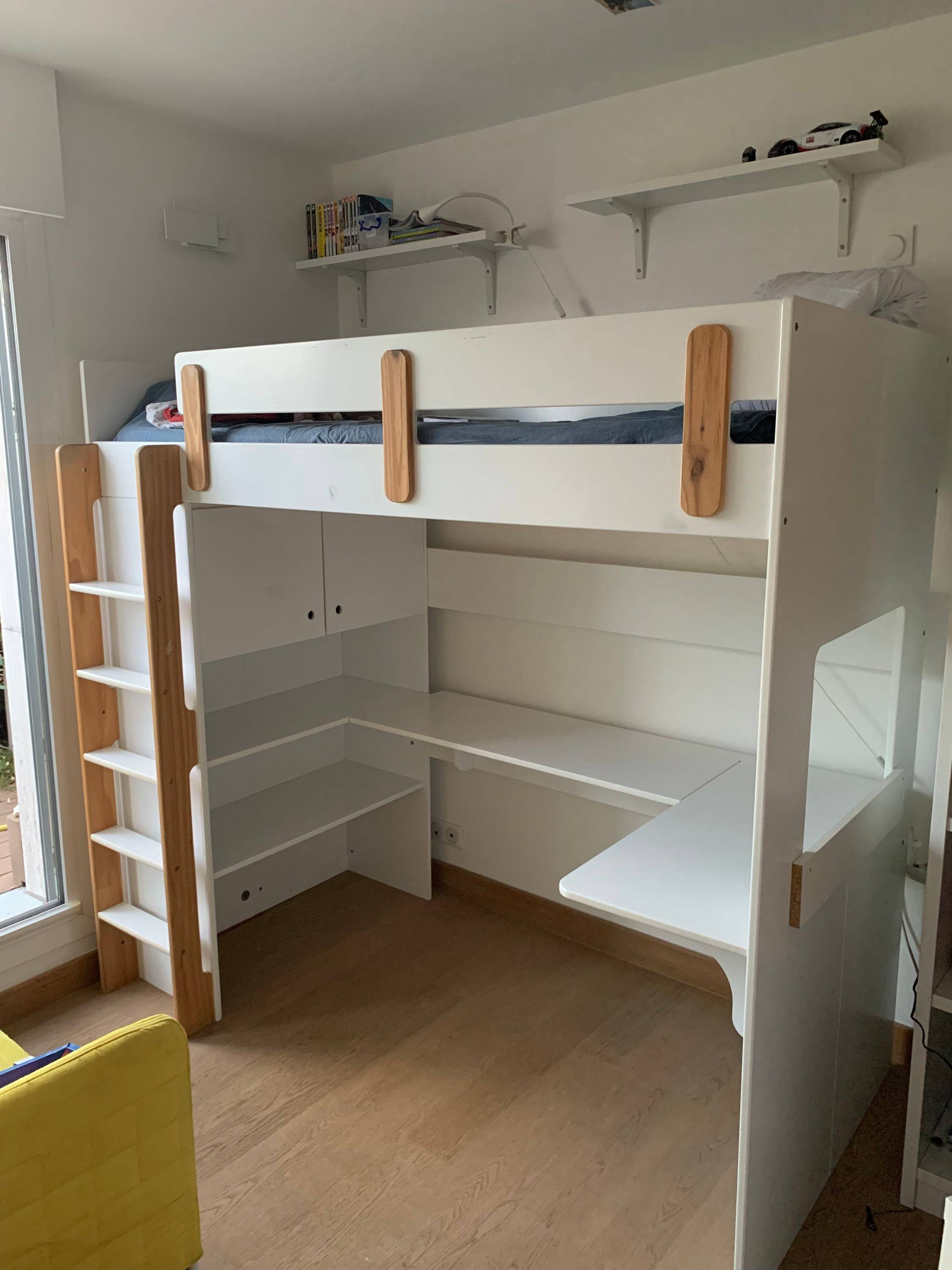 Vends lit mezzanine avec rangements et bureau Vertbaudet