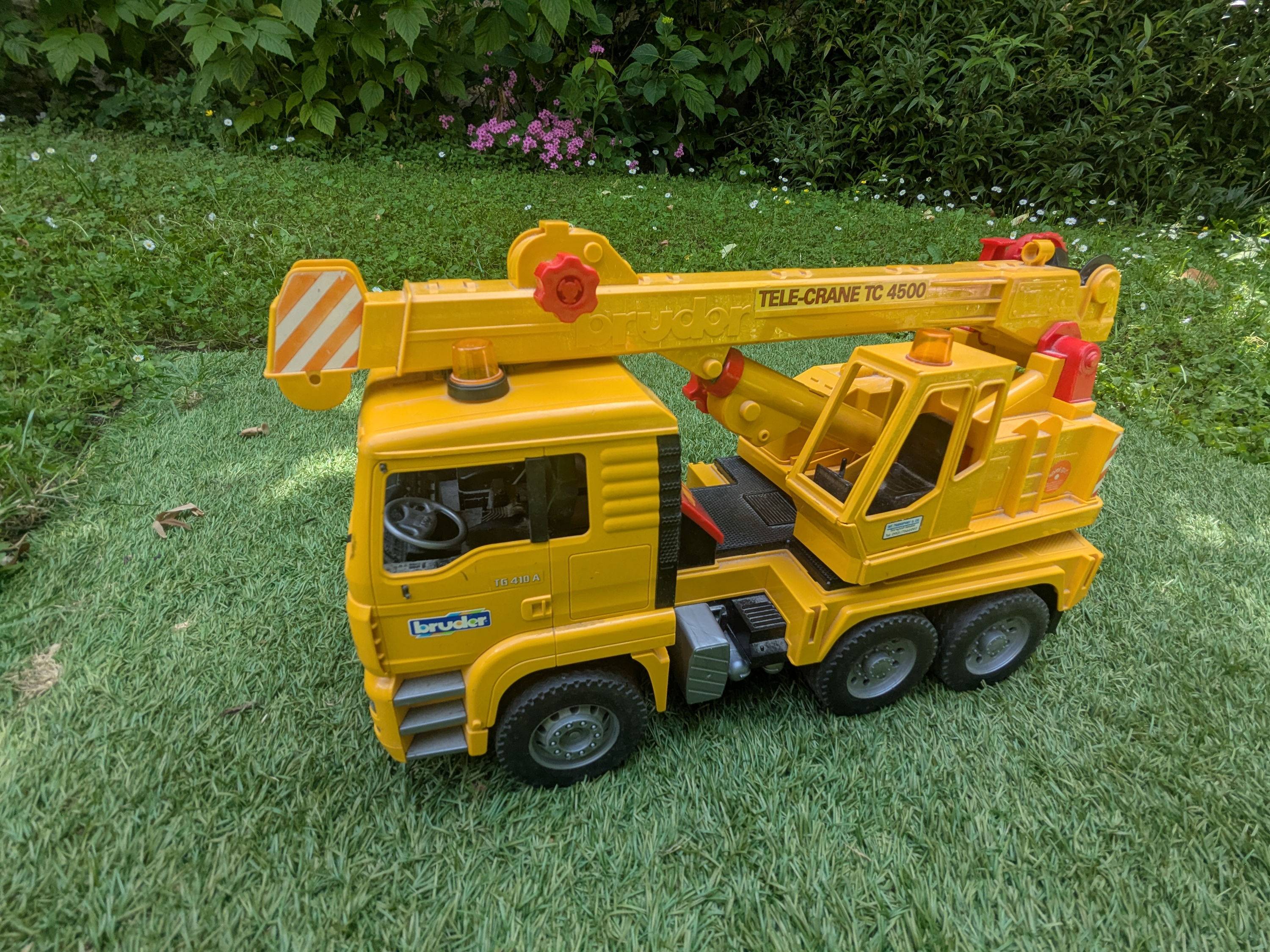 Vends grue télécran TC4500 - boîte 02754 grand format de marque Bruder