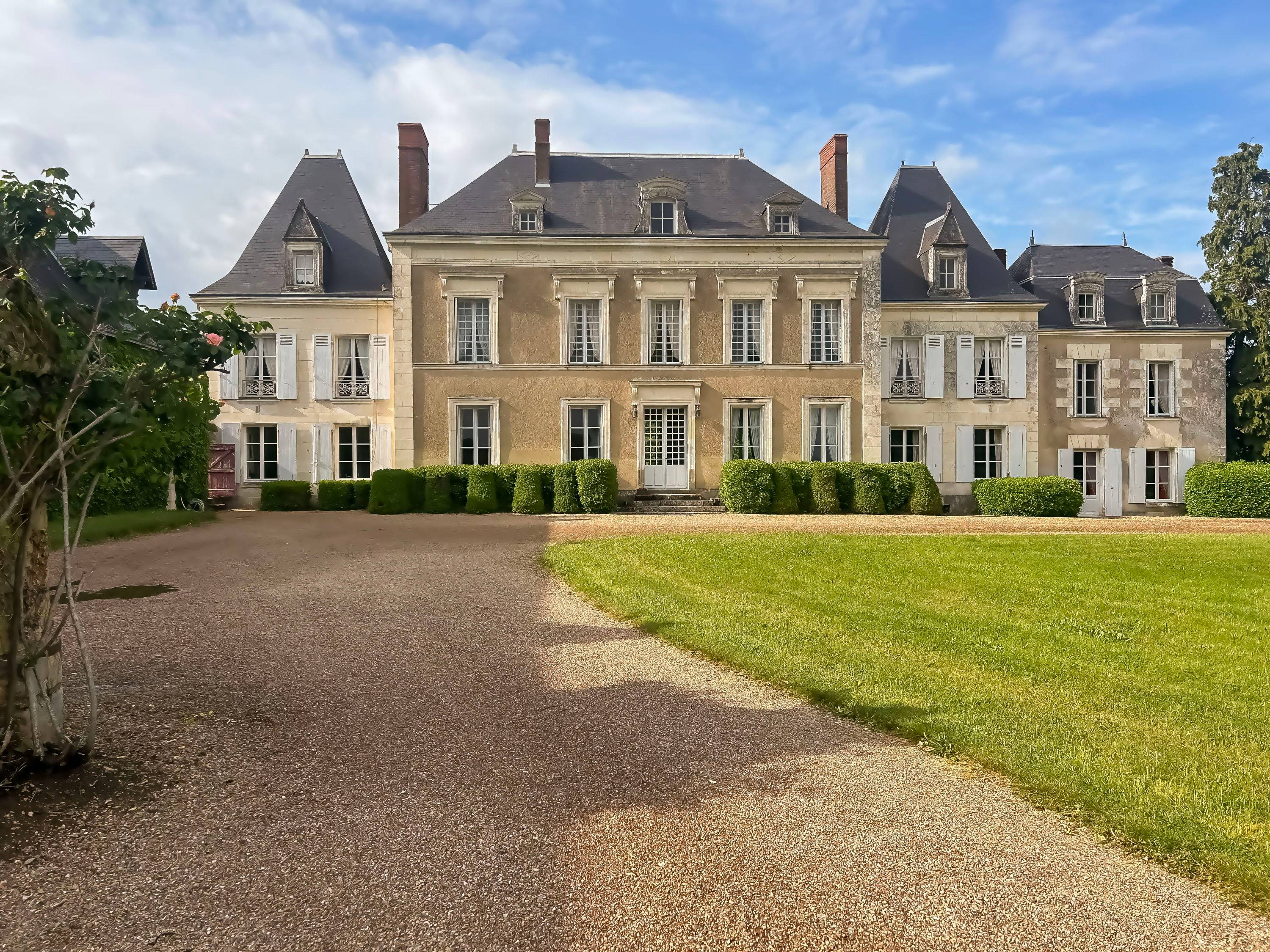 Loue manoir + petit gîte en Touraine - 19 couchages - Piscine - Orbigny (37)