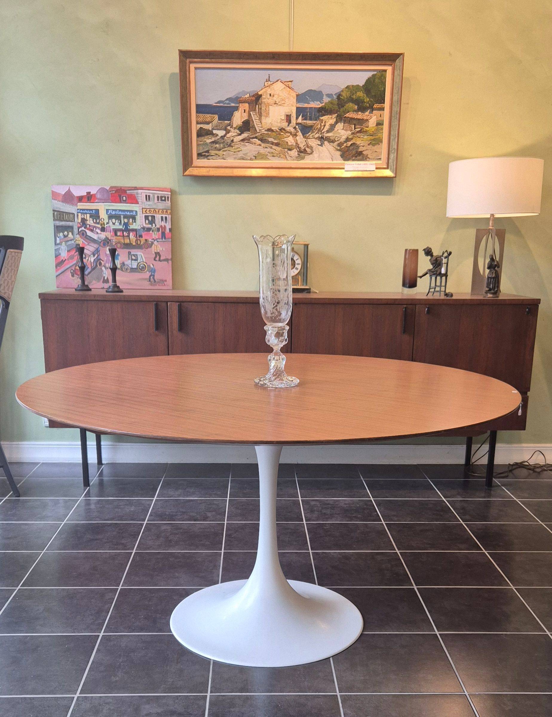 Table fin 1960’ s’pied tulipe