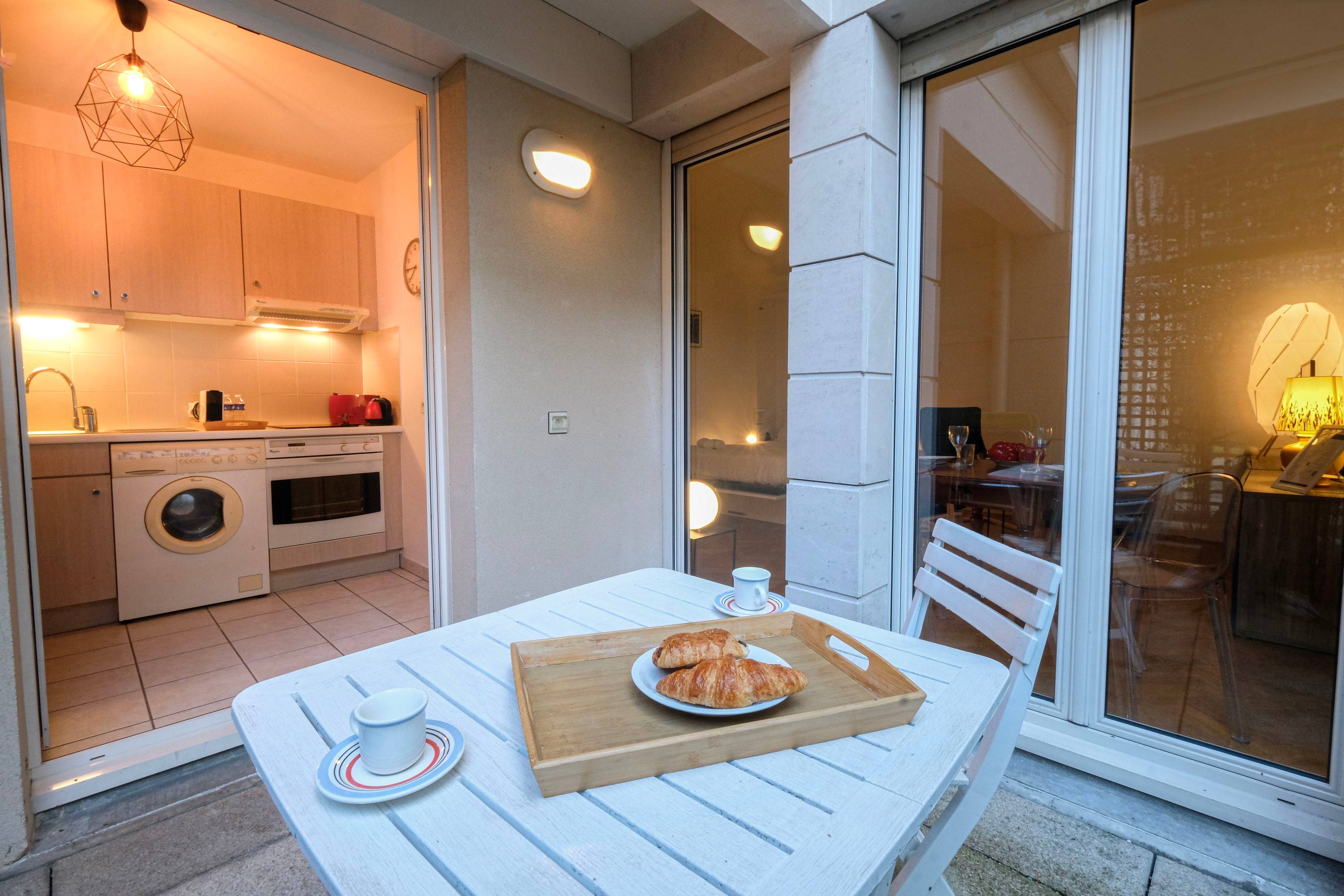 VENDS STUDIO DANS RESIDENCES SERVICES LES HESPERIDES 35m² Issy-les-Moulineaux (92)