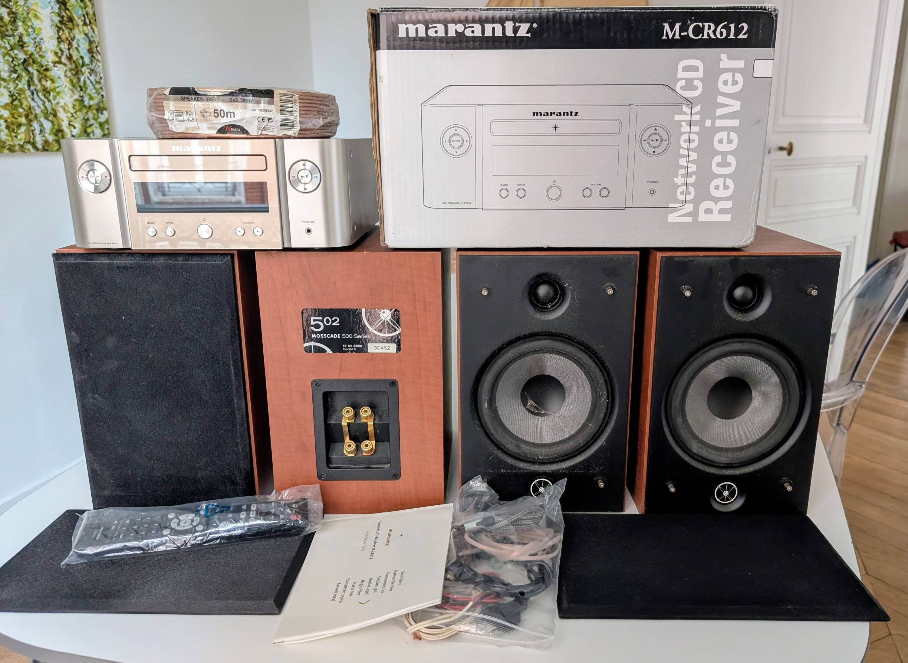 Vends hifi Marantz M-CR612 (neuve) avec 4 enceintes 502 Mosscade 500 Series et 50 mètres speaker hifi 2x2,5