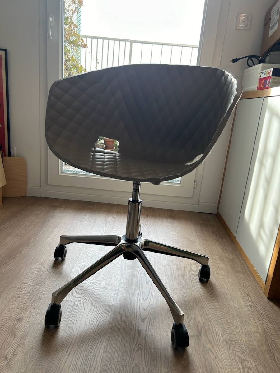 Vends fauteuil de bureau pivotant Uni-Ka