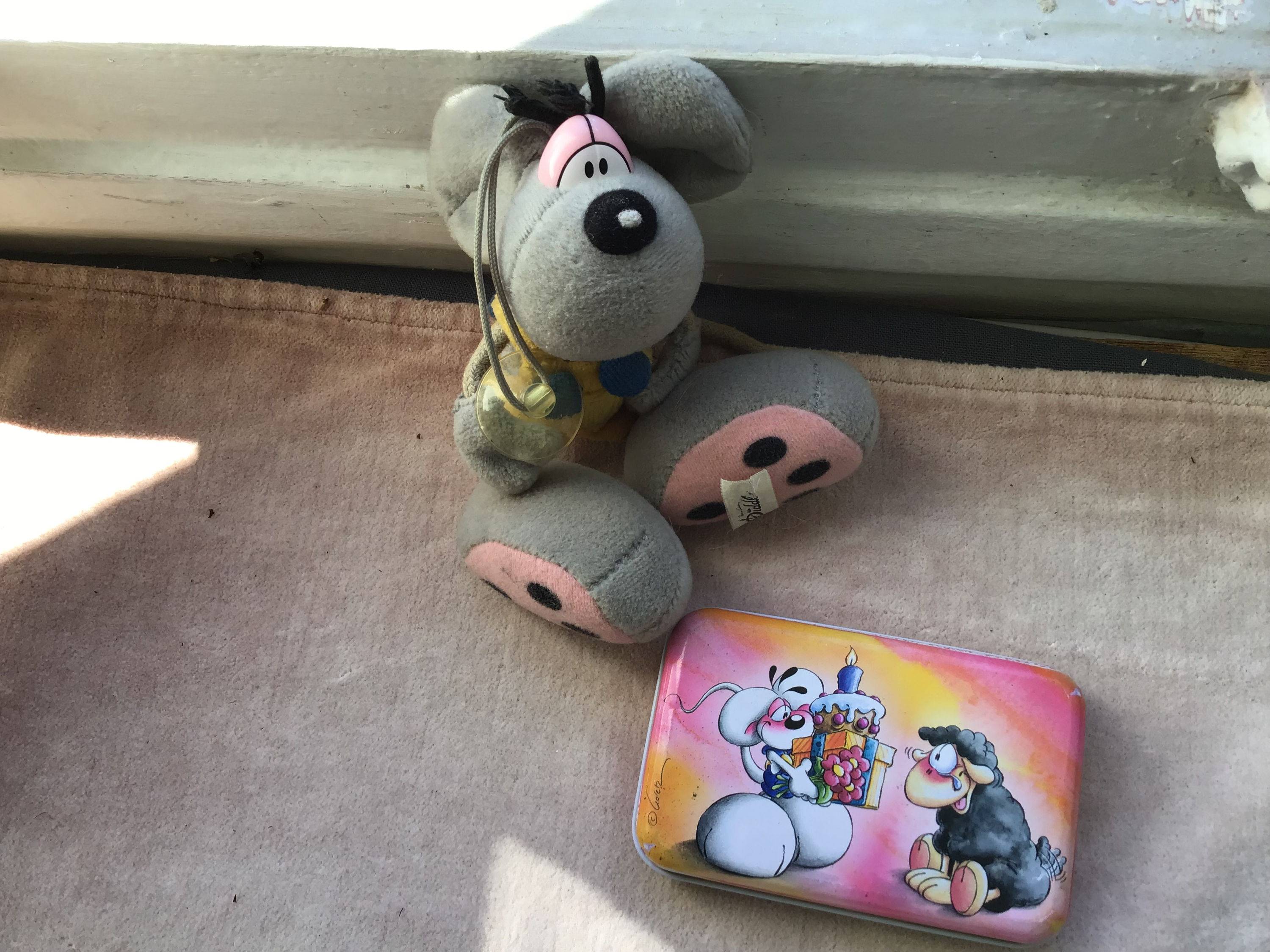 Vends Diddl + petite boîte en fer
