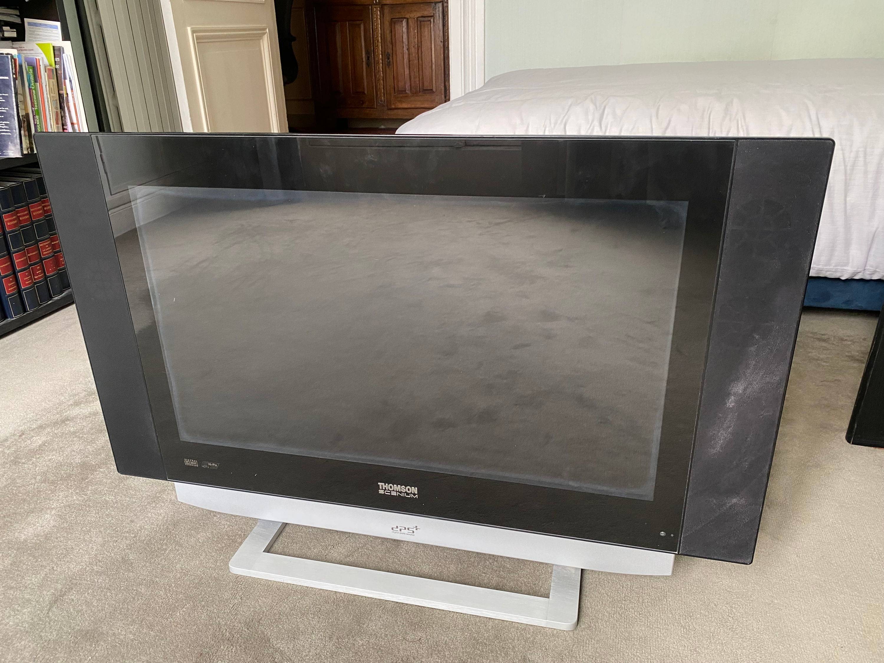 Vends TV Thomson 27LB220B4 Scenium en parfait état