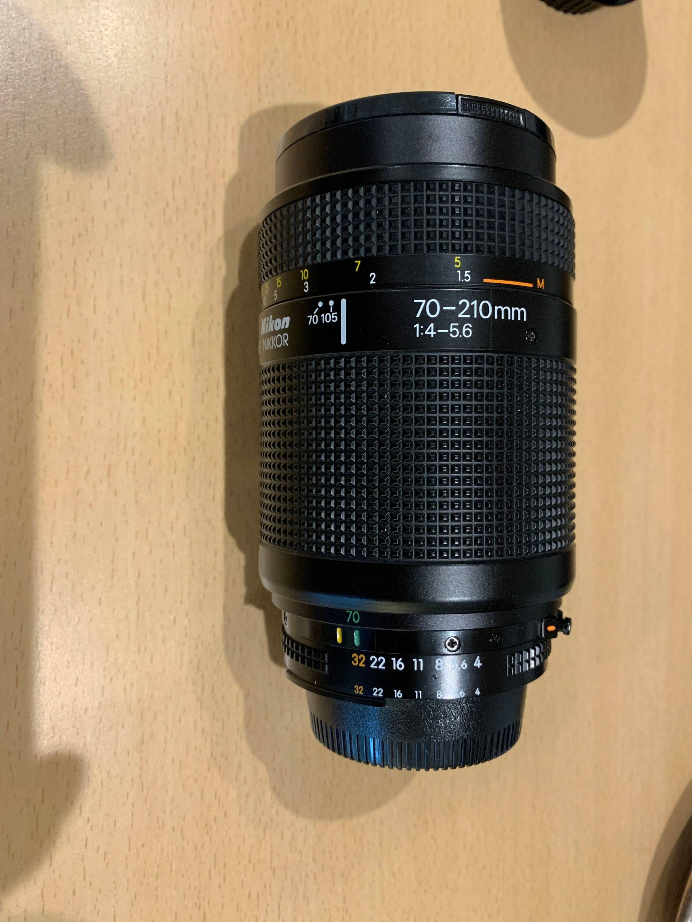Vends optique Nikon-Nikkor 70-210mm 1 : 4-5 : 6