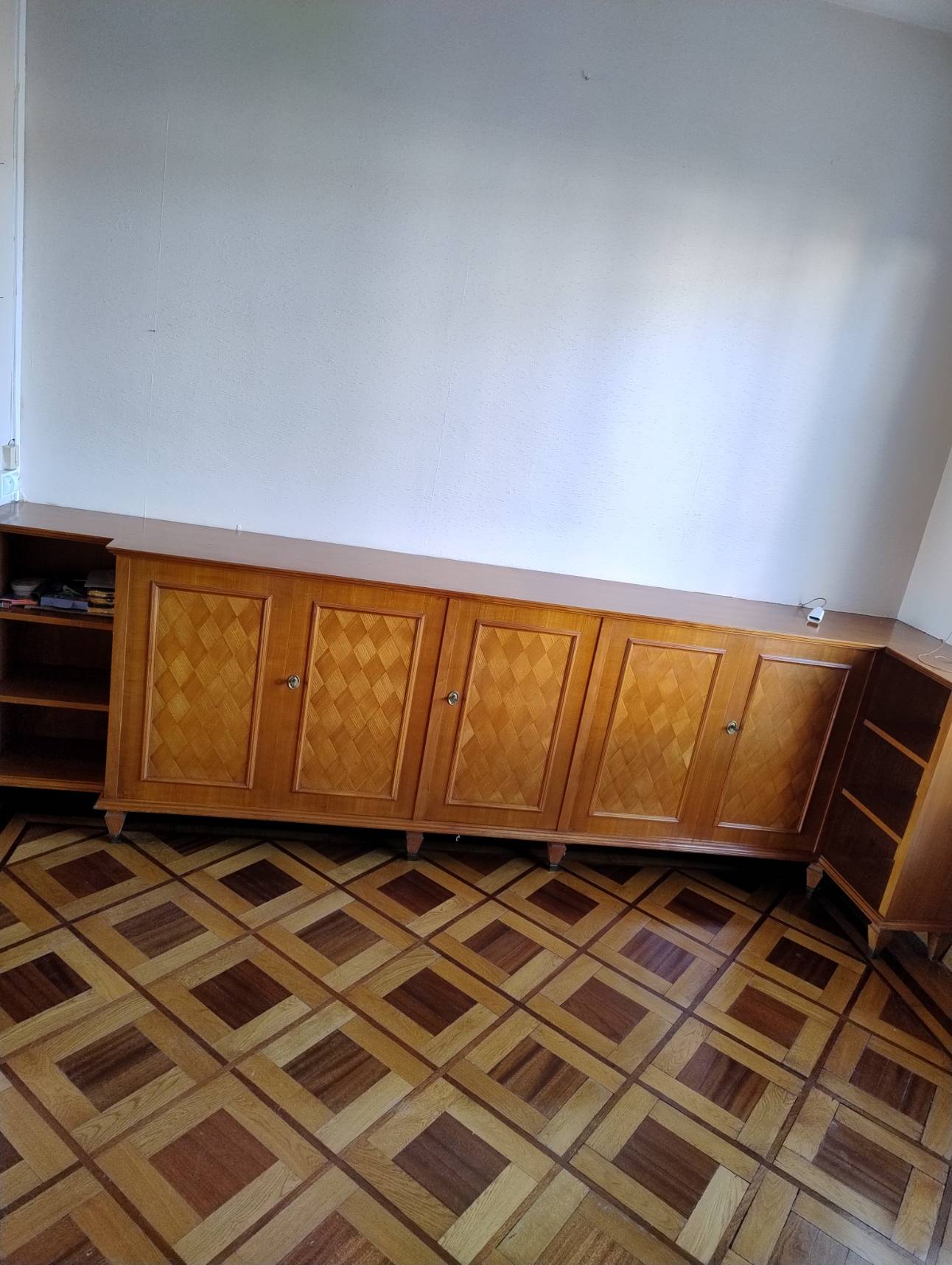 Vends superbe ensemble bahut/bar/cache radiateur, très beau travail d’ébéniste en merisier