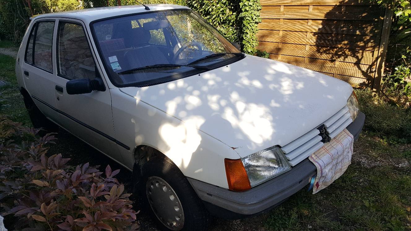 Vends Peugeot 205, 1990, 226452km