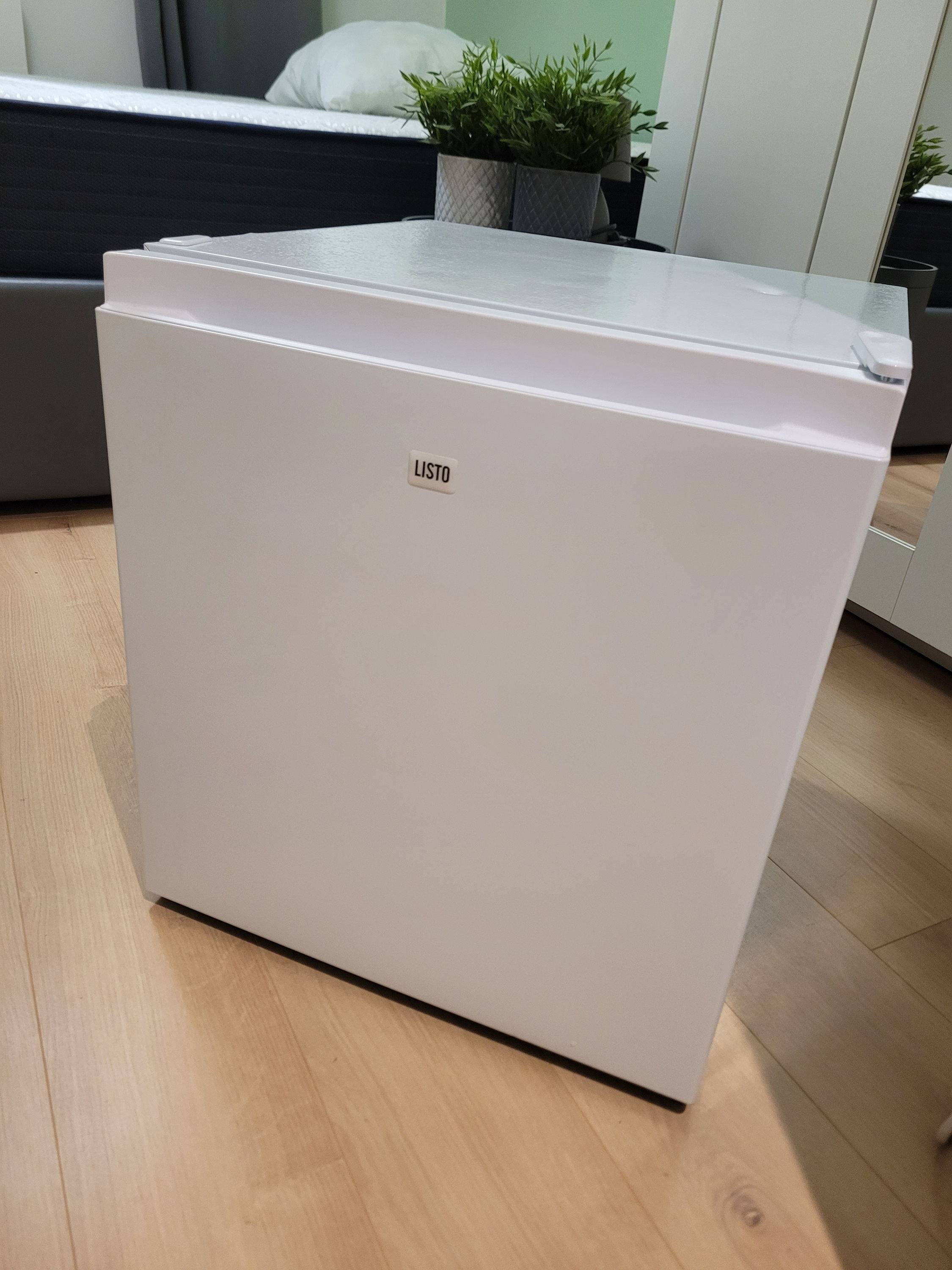 Vends mini réfrigérateur LISTO RML50-50B3 – 45 L – 44,5 × 50 × 46,8 cm – très bon état
