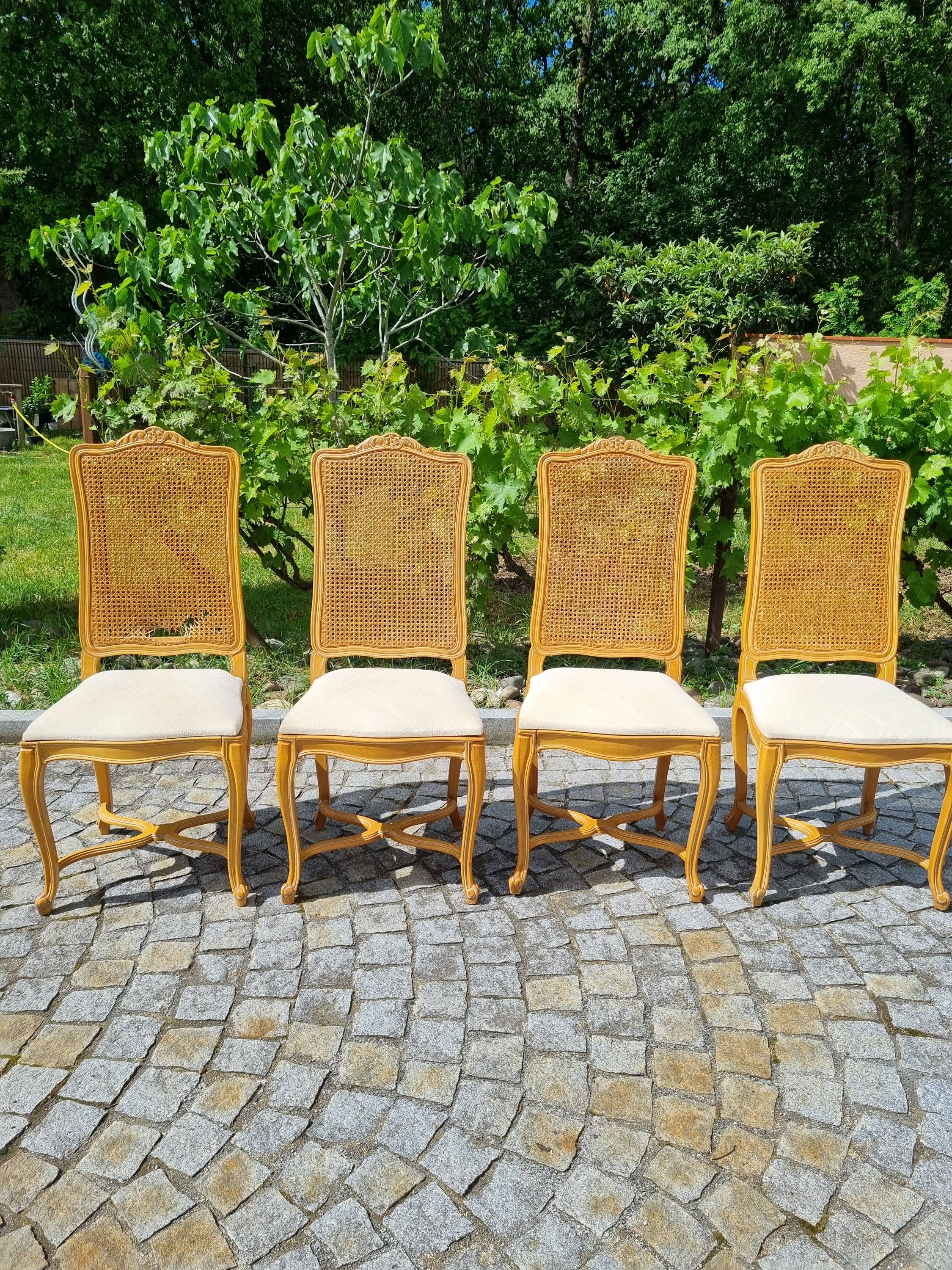 Vends 4 chaises en bois cérusé