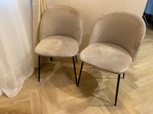 Vends paire de chaises de salle à manger contemporaines en velours beige en excellent état