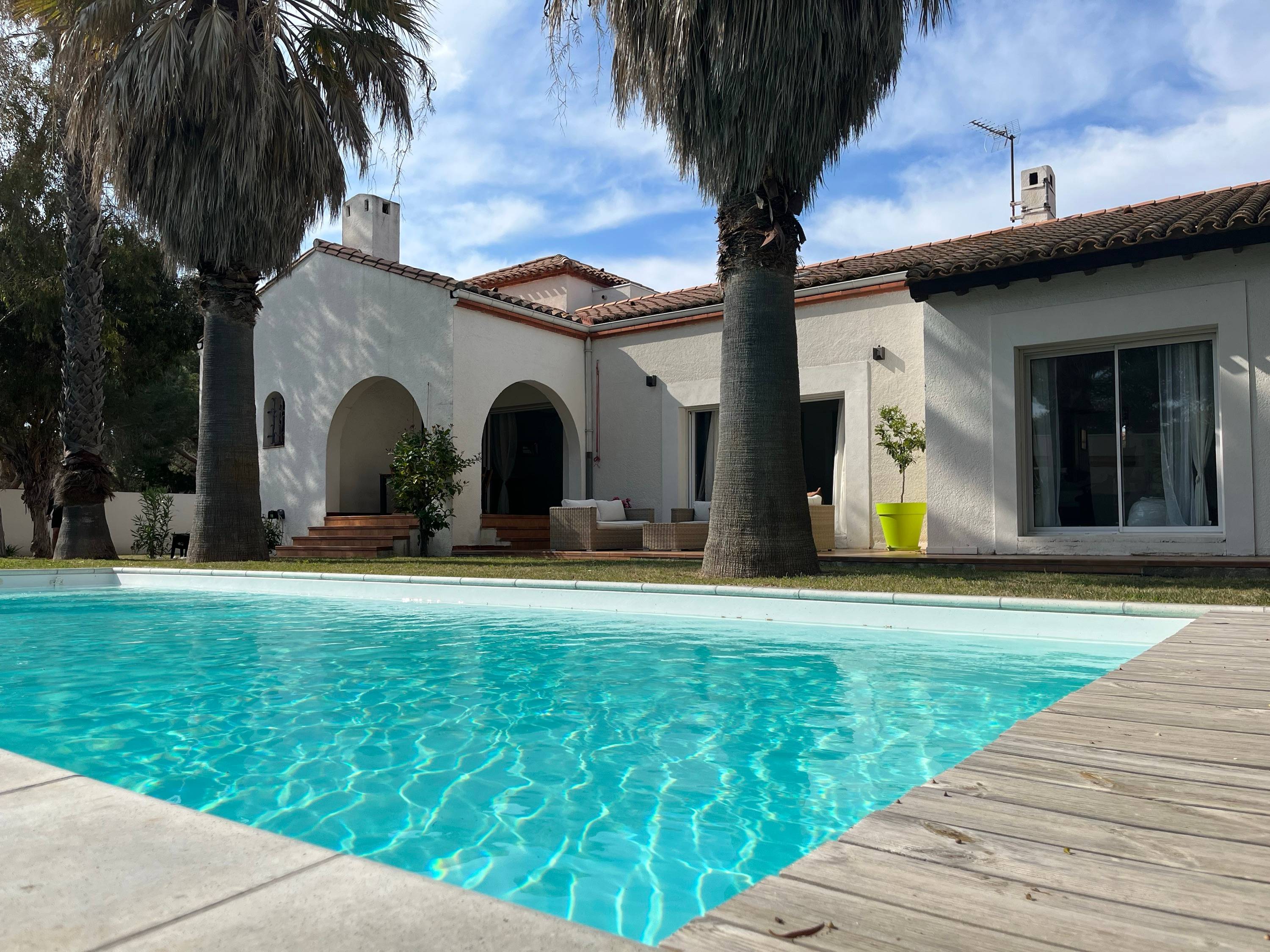Loue villa avec piscine privée - 6 couchages