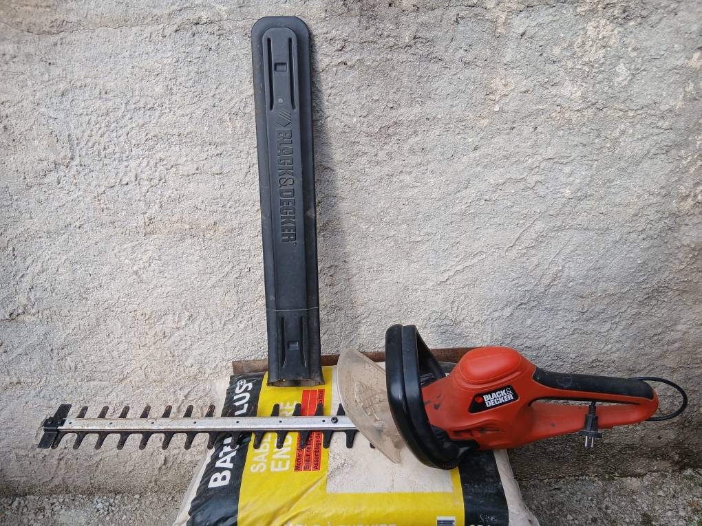 Vends Taille haies Black & Decker