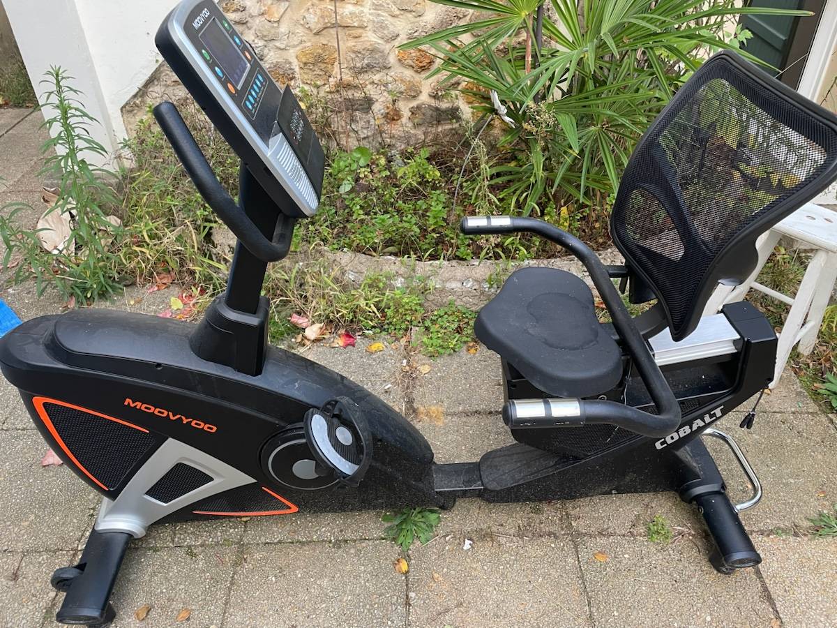 Vends vélo d’appartement semi allongé Moovyo