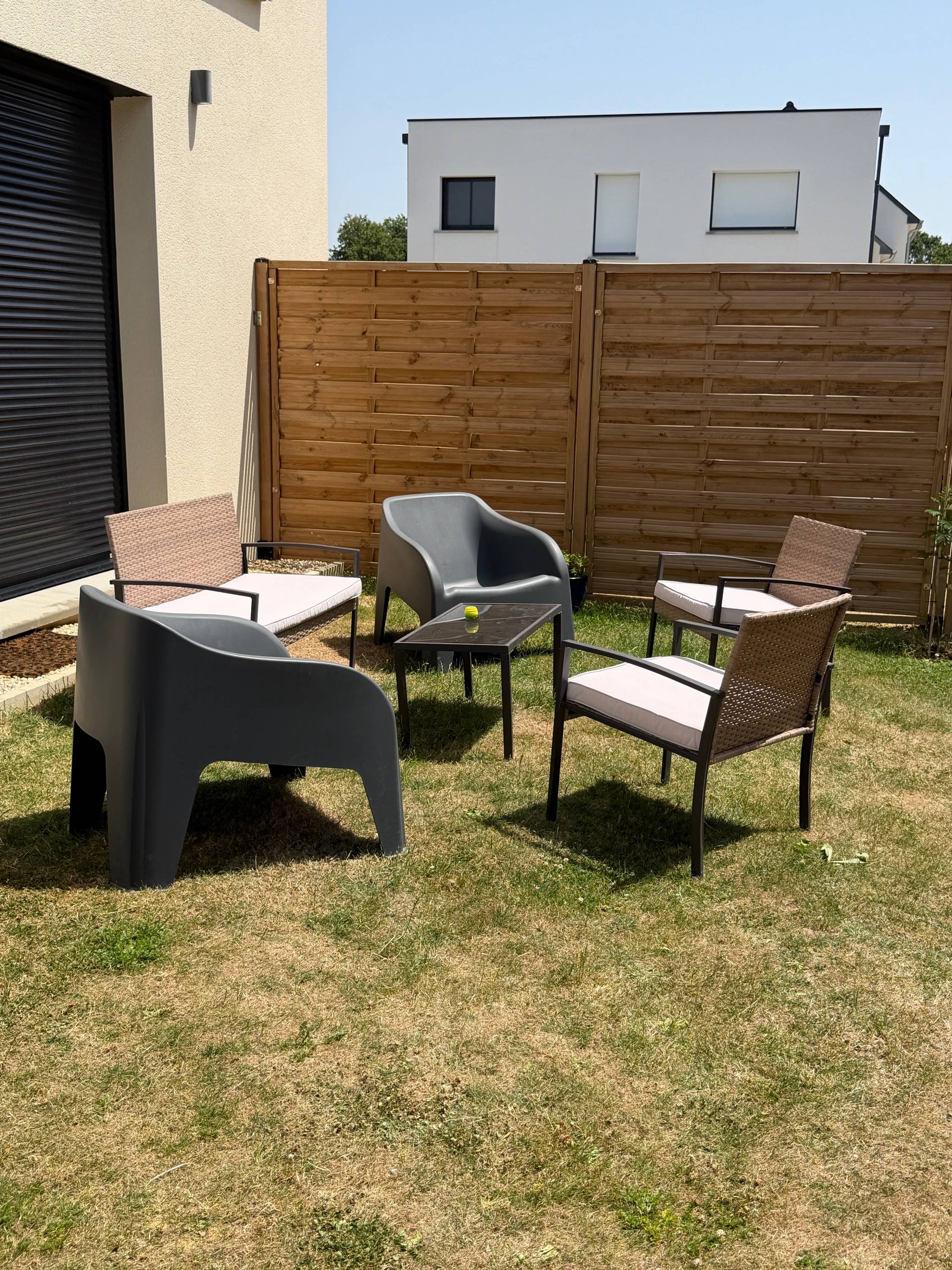Salon de jardin complet 6 places – très bon état