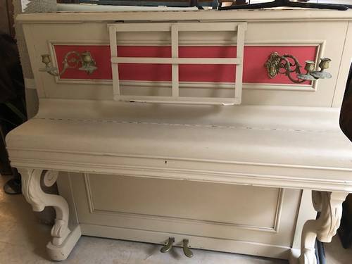 Vends piano droit Labrousse (pour déco ou tournage)