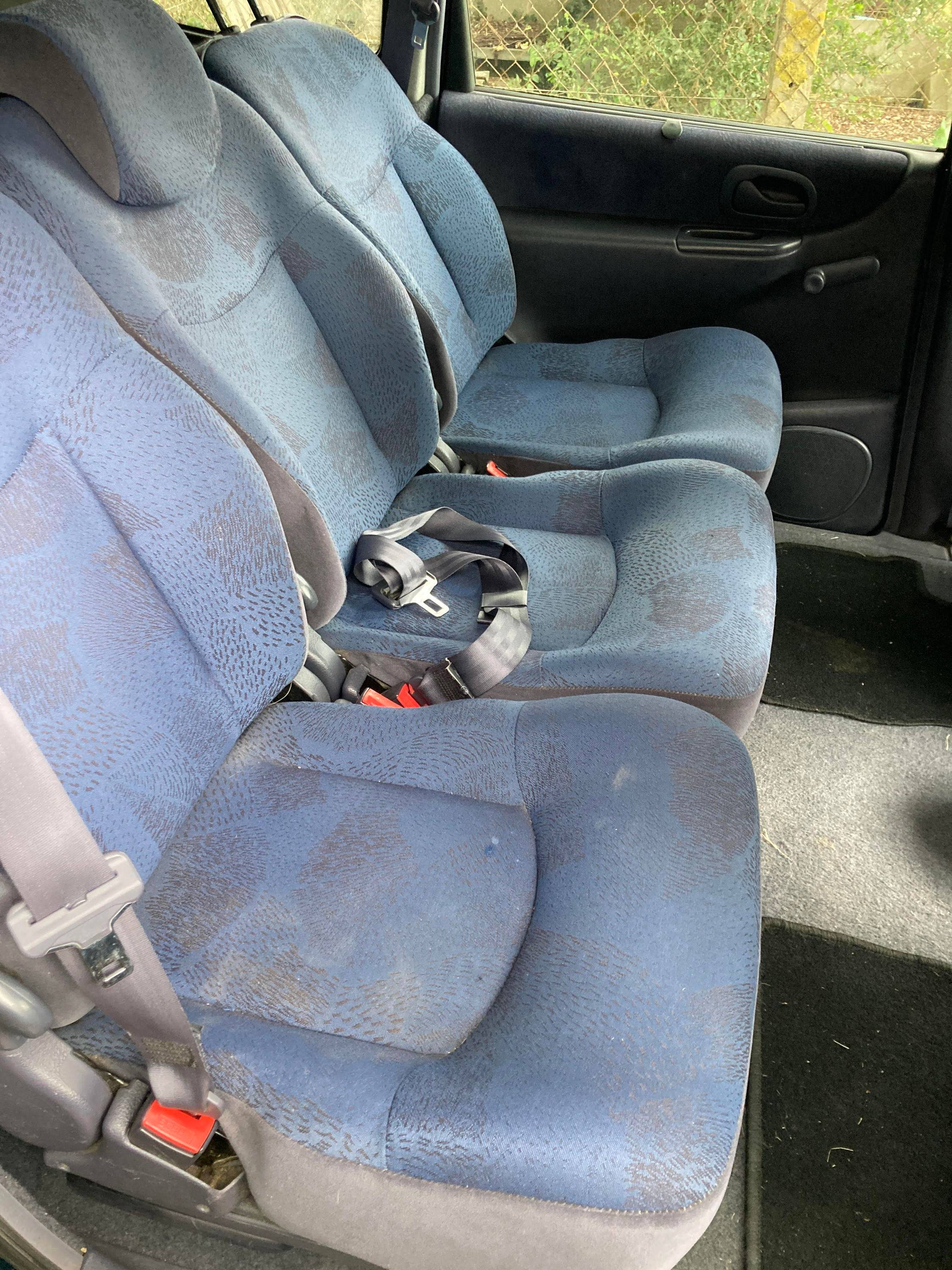 Vends petit prix deux sièges d’espace 3