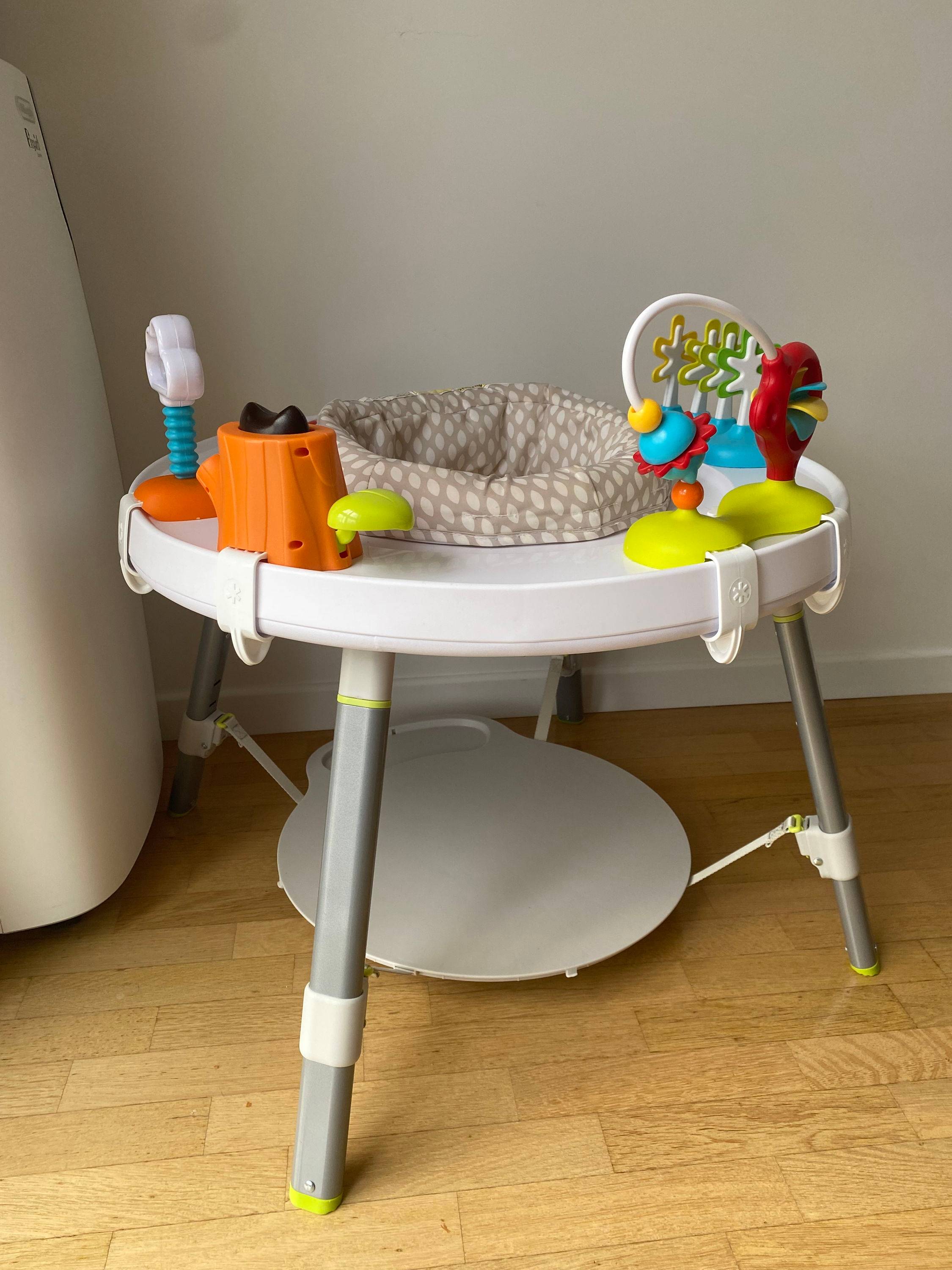 Vends table d’activités Skip Hop pour bébés et jeunes enfants