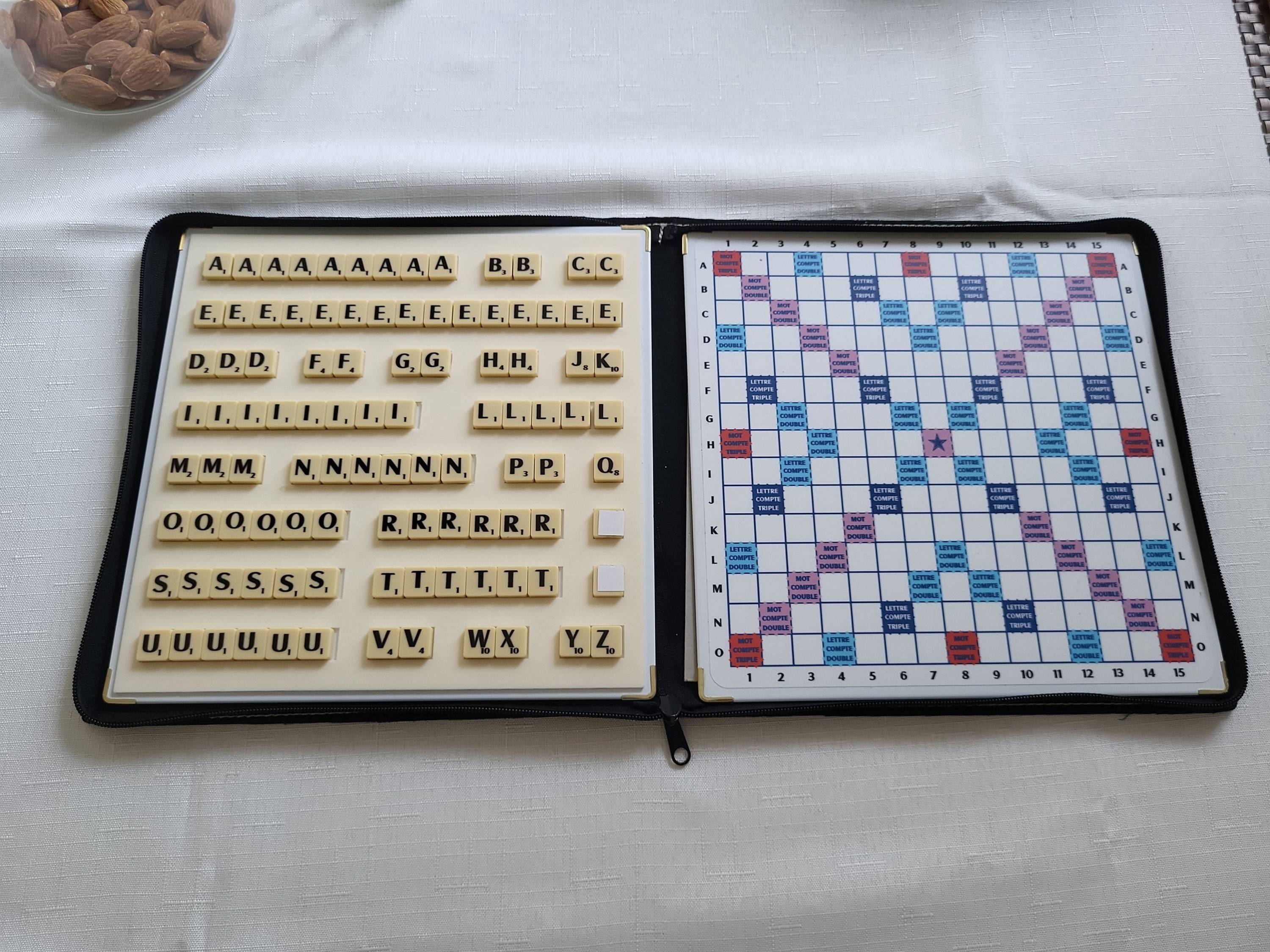 Vends jeu de scrabble