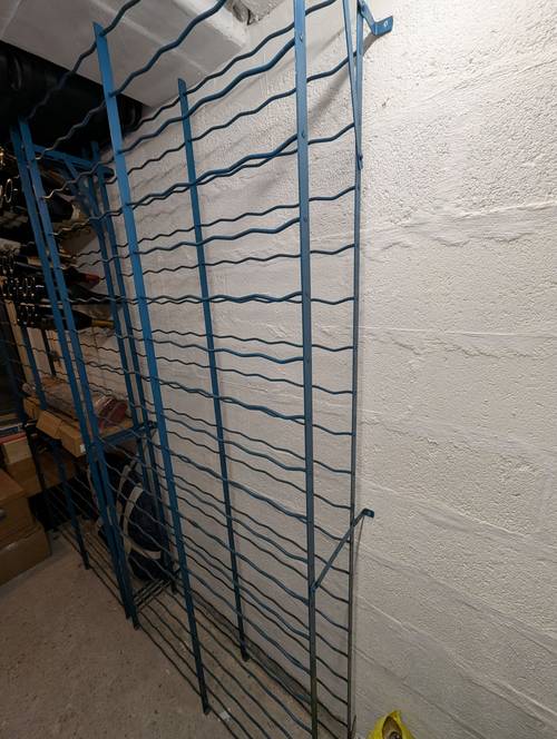 Vends 1 casier à vin pour 200 bouteilles
