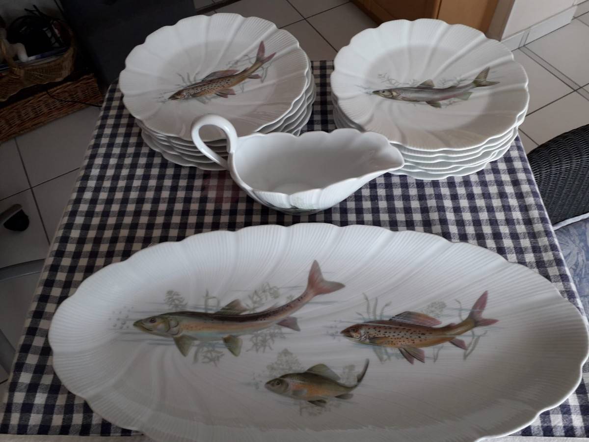 Vends un service à poissons