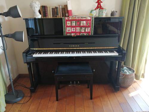 Vends piano Yamaha U1 F en très bon état