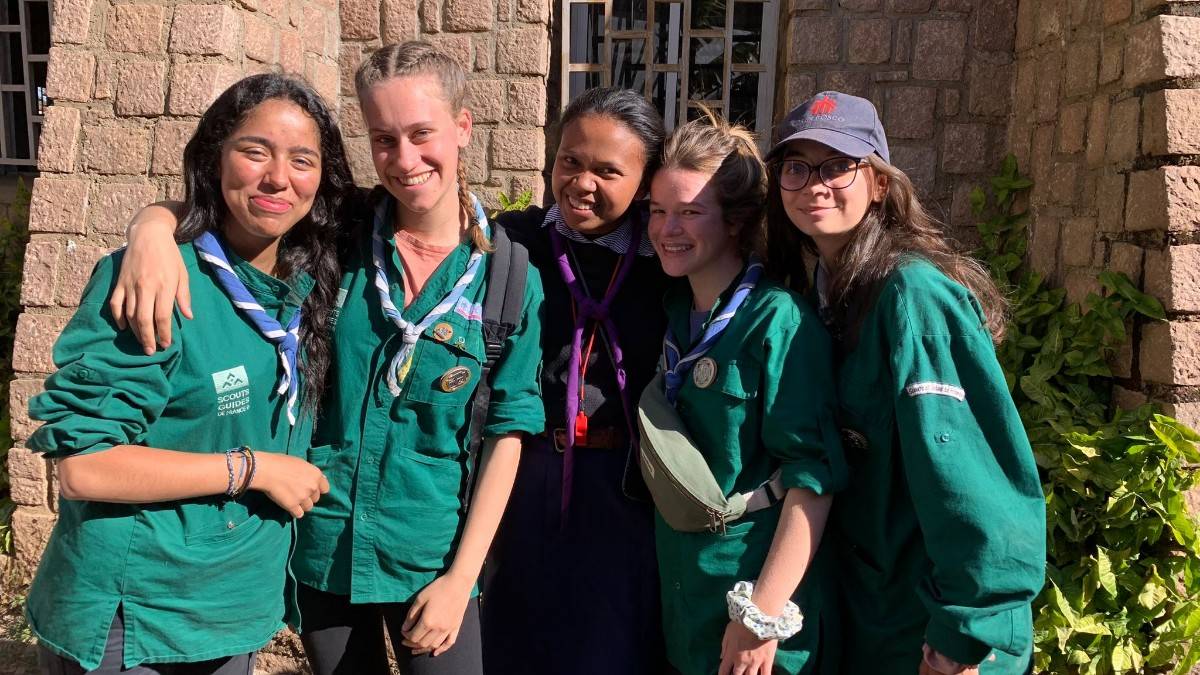 Nous sommes une équipe Compagnon Scouts et Guide de France à disposition pour tout services