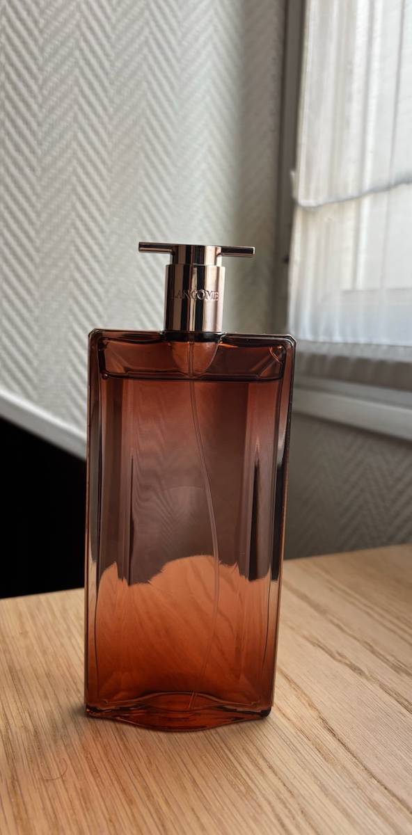 Vends eau de parfum intense Idôle power de Lancôme