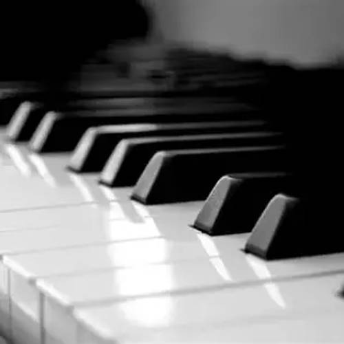 Propose cet été des cours de piano classique ou de solfège, ou un accompagnement au piano