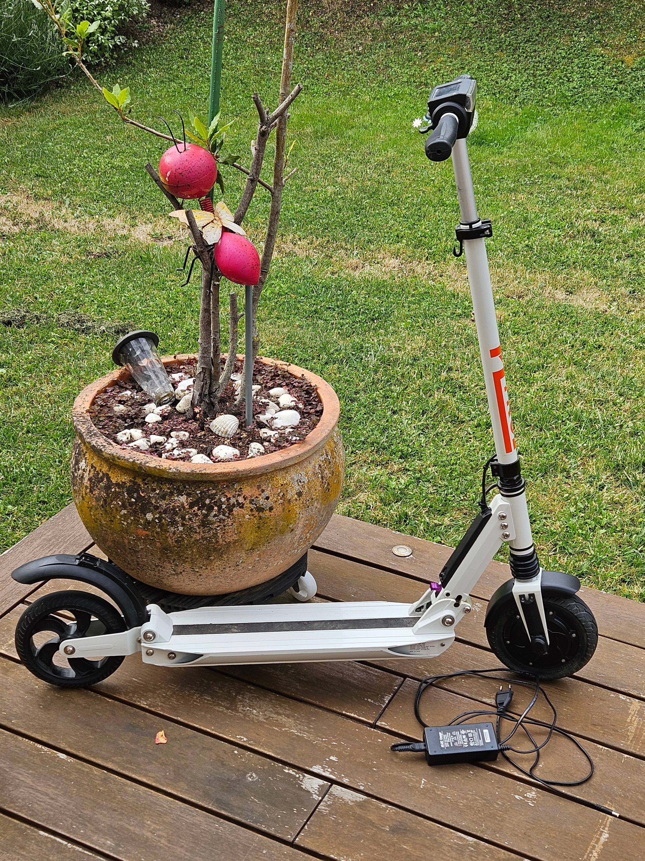 Vends trottinette électrique
