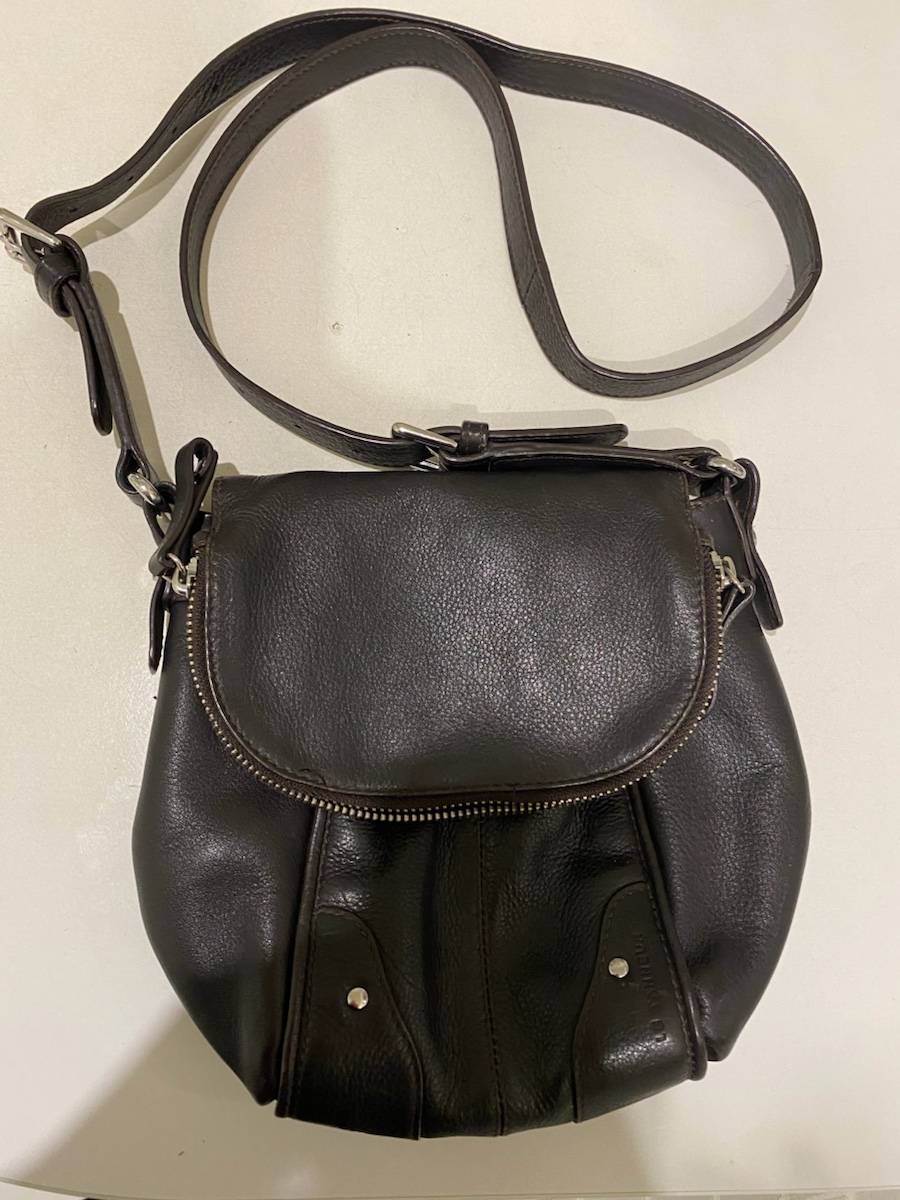 Vends sac bandoulière en cuir marron