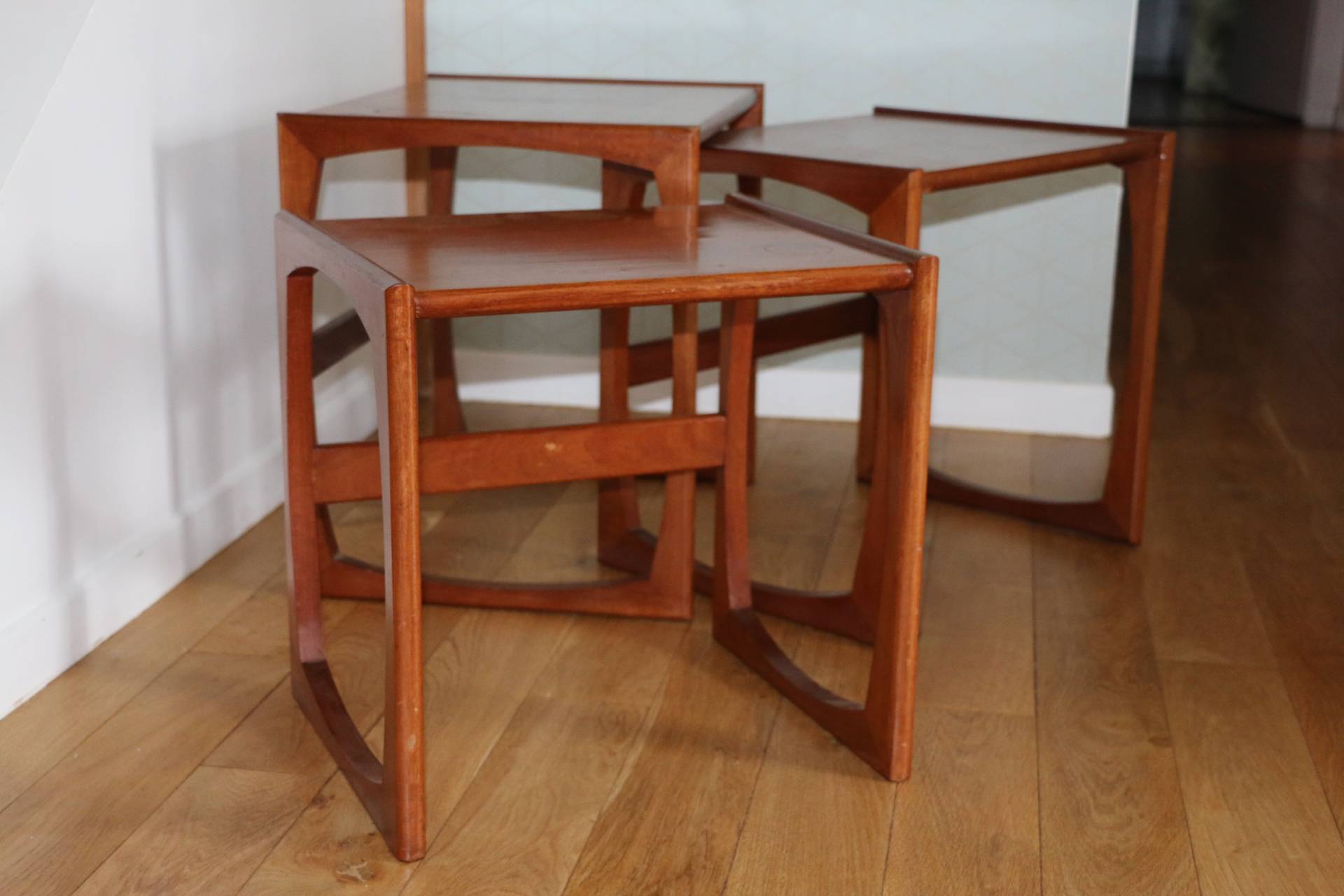 3 tables gigognes G Plan (modèle B)