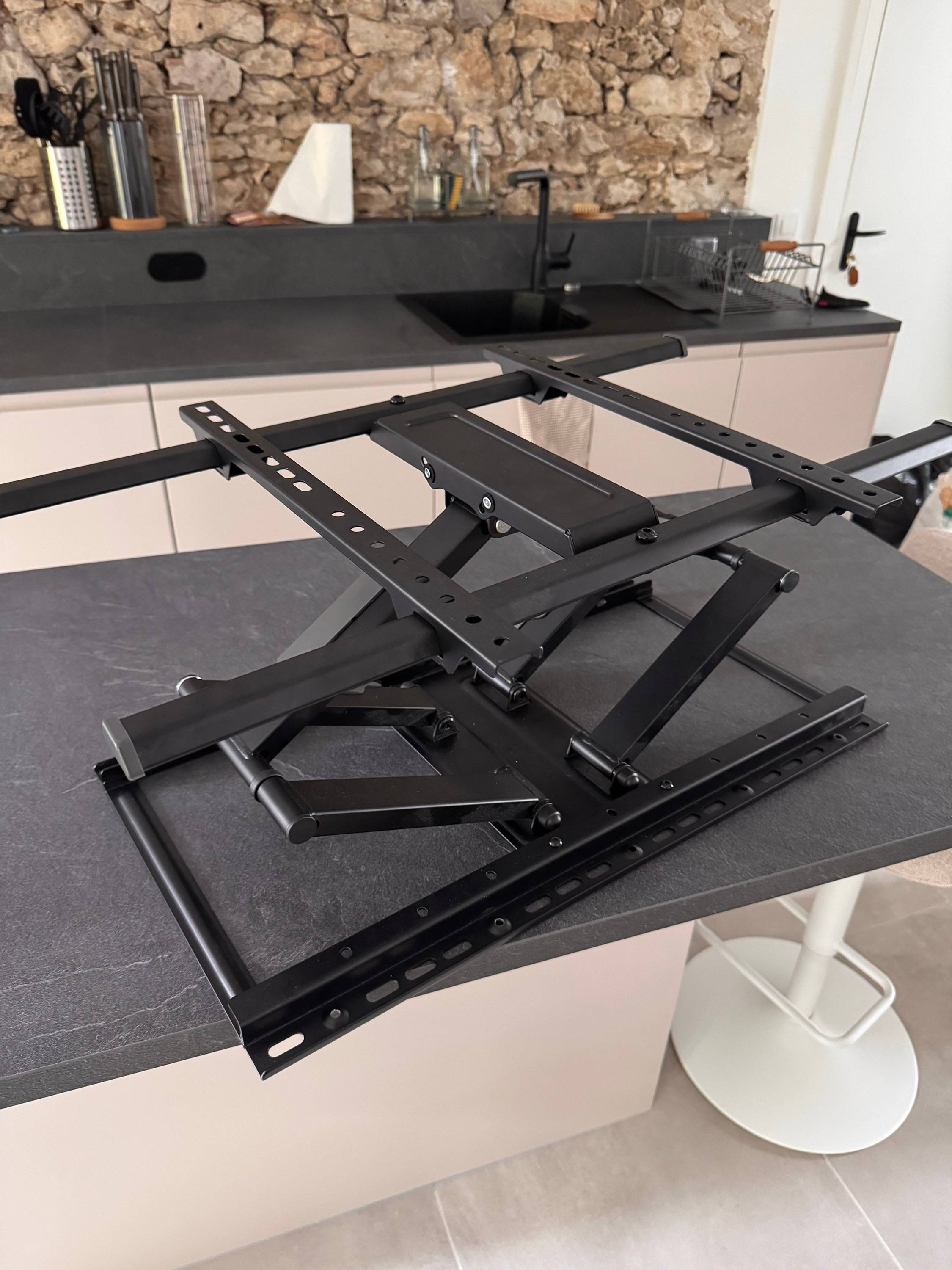 Vends support mural TV orientable et inclinable on Gens de Confiance