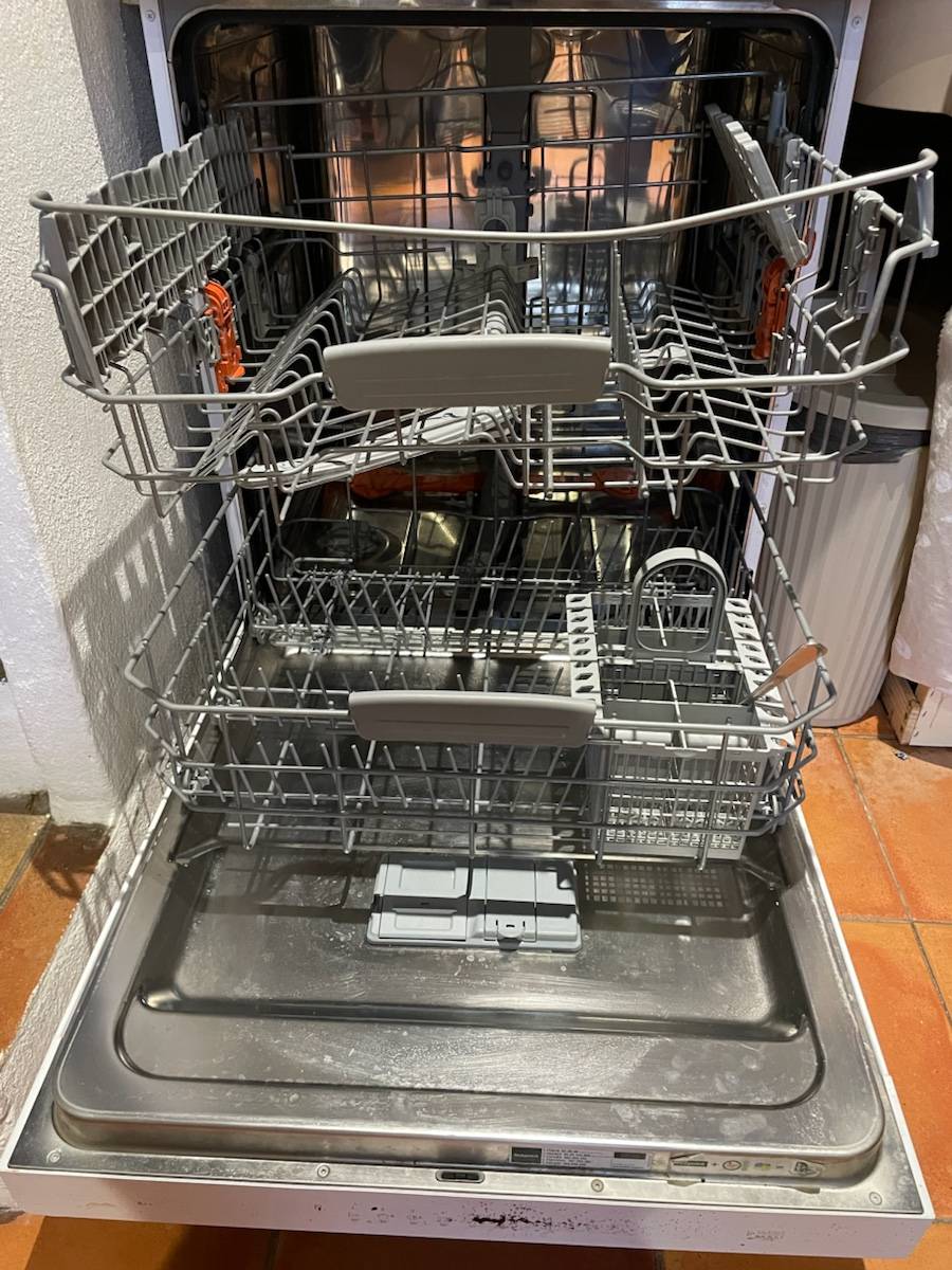 Vends lave-vaisselle Ariston très bon état