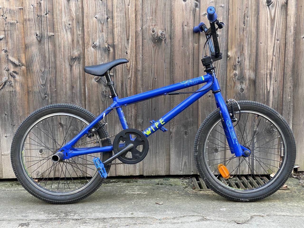 Vends vélo BMX 12-14 ans