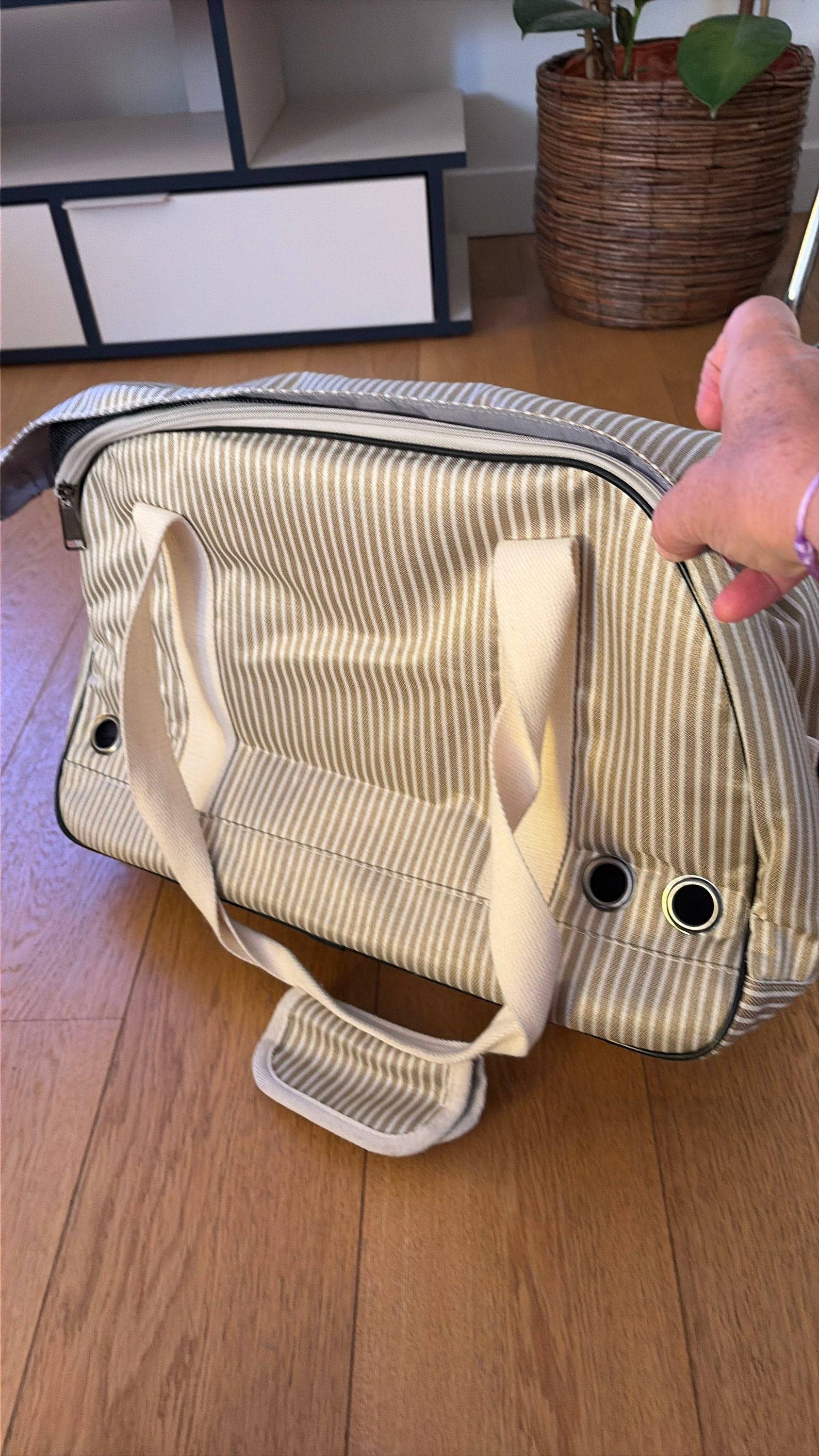 Vends sac de voyage pour petit chien de moins de 10 kg - neuf