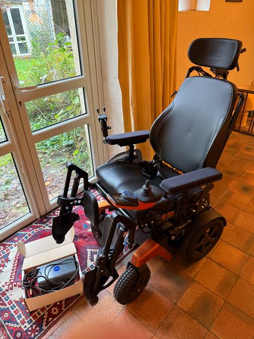 Vends Fauteuil roulant électrique Ottobock Juvo B4 – Excellent état