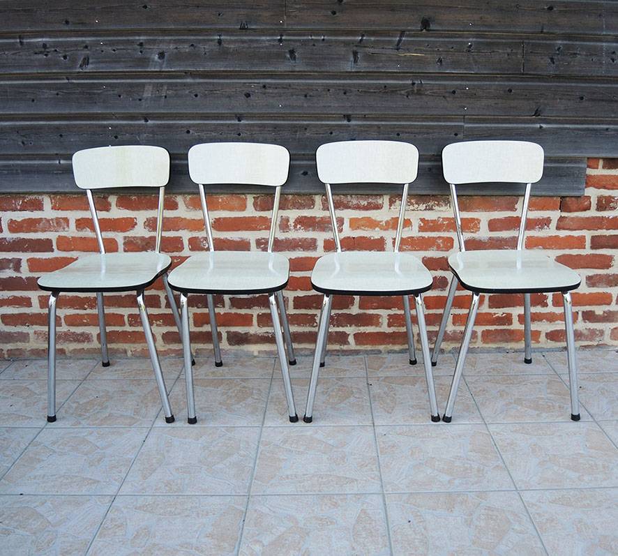 4 Anciennes Chaises en Formica Ecru