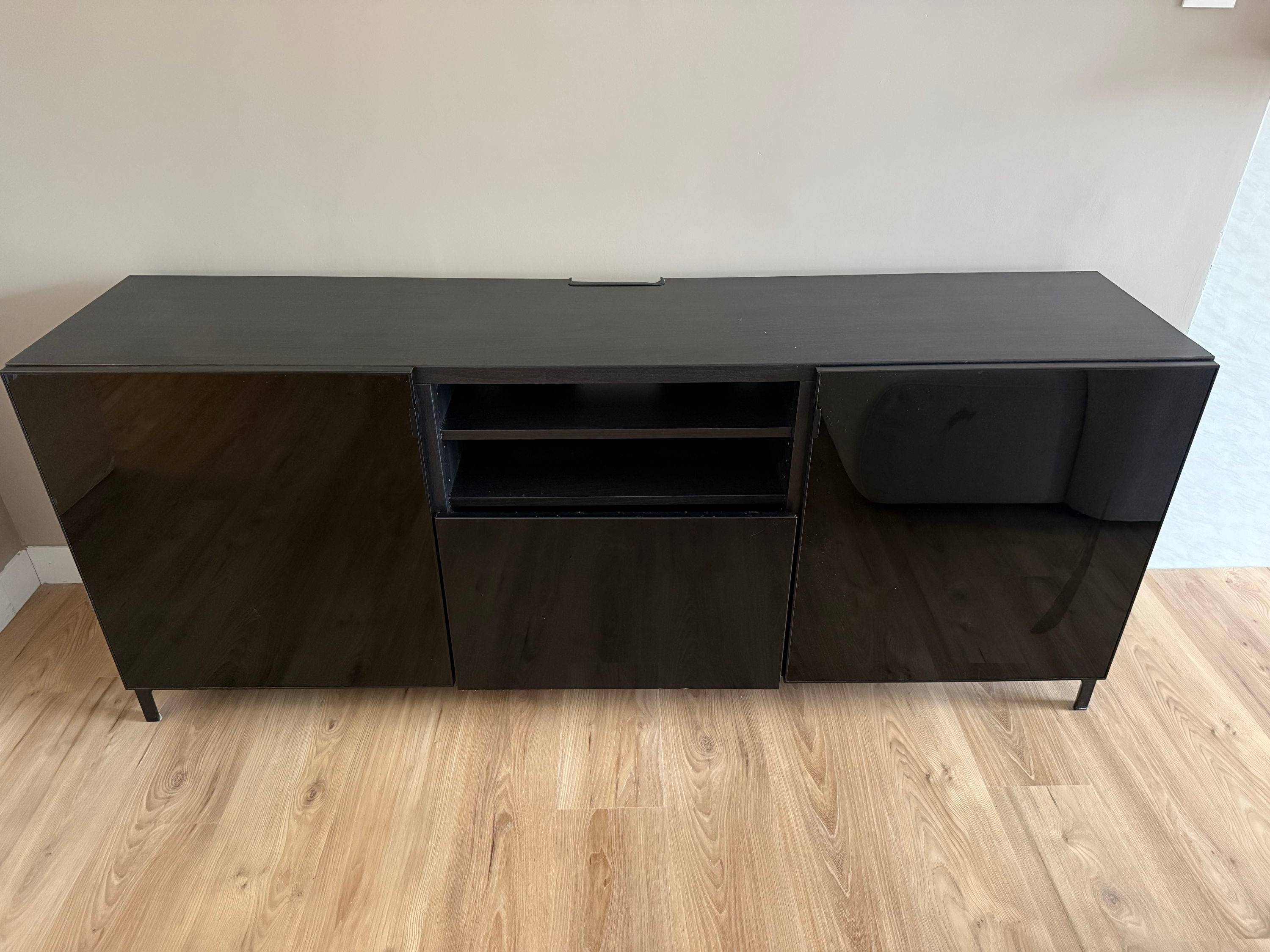 Buffet/ banc TV - IKEA noir avec portes en verre