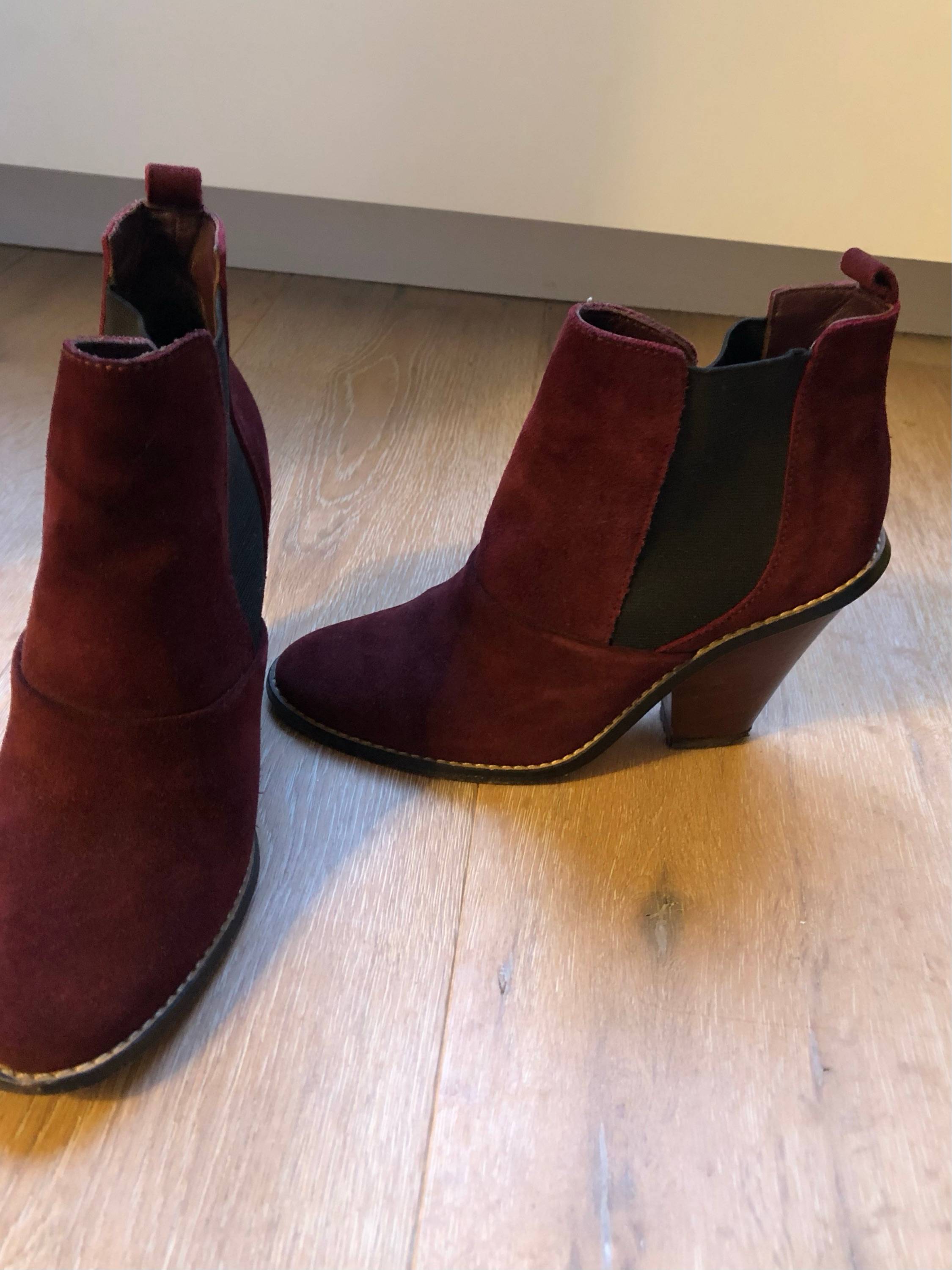 Vends boots western daim Athé de Vanessa Bruno - Pointure 36