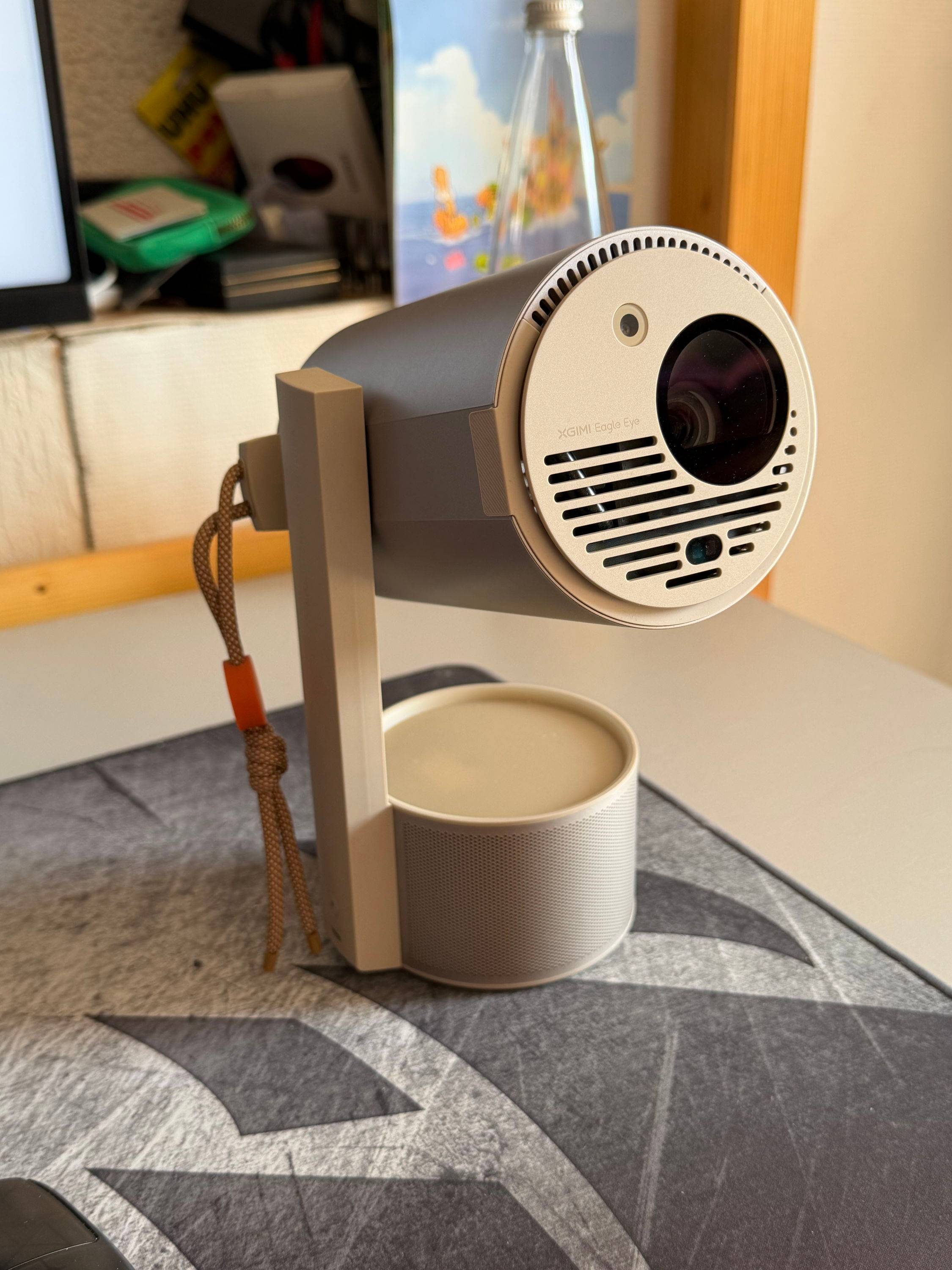 Vends vidéoprojecteur Xgimi Mogo 3 Pro - haut-parleur intégré Harman/Kardon