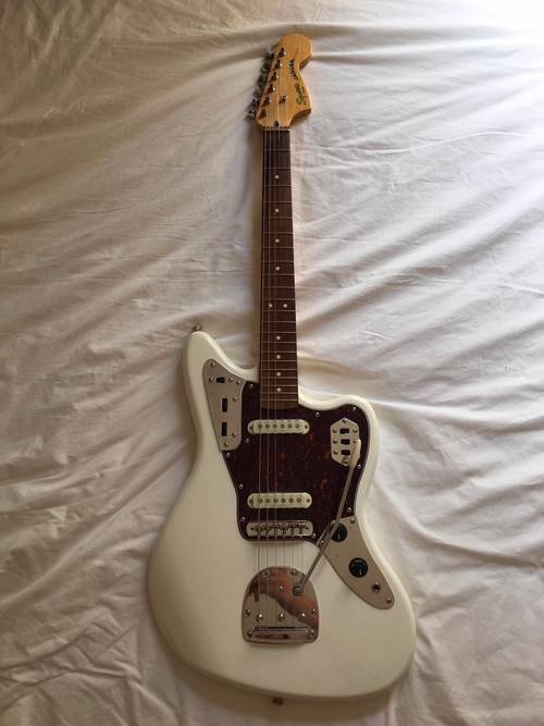 Vends guitare Squier Jaguar