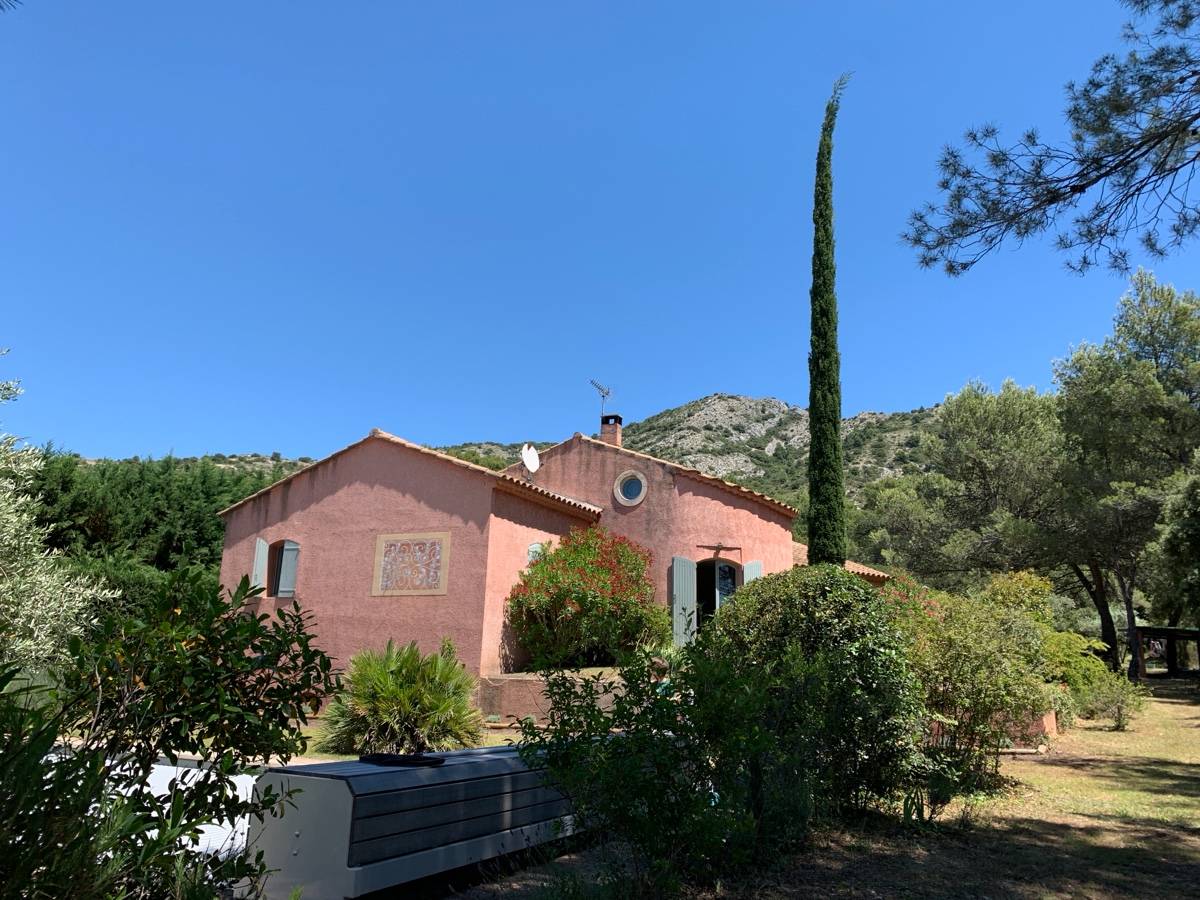 Loue villa dans le Luberon - 4 chambres, 9 couchages, piscine sur terrain fermé de 3000m²
