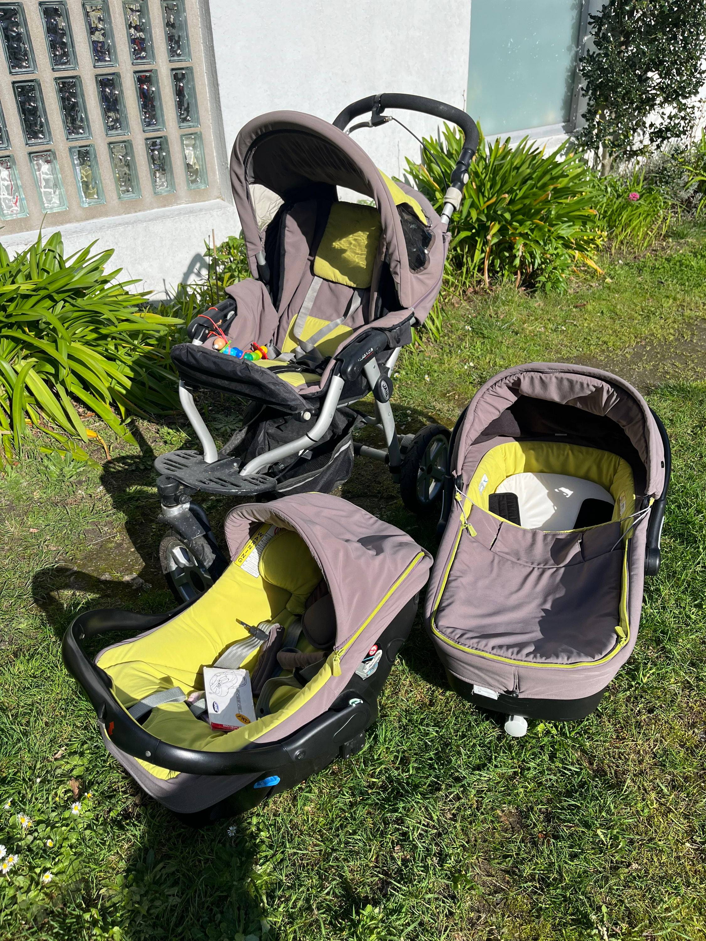 Vends trio : cosy, nacelle de landau, poussette