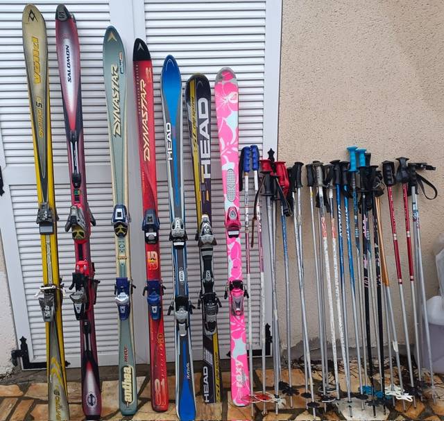 Braderie équipement de SKI; Skis, bâtons chaussures, casques etc