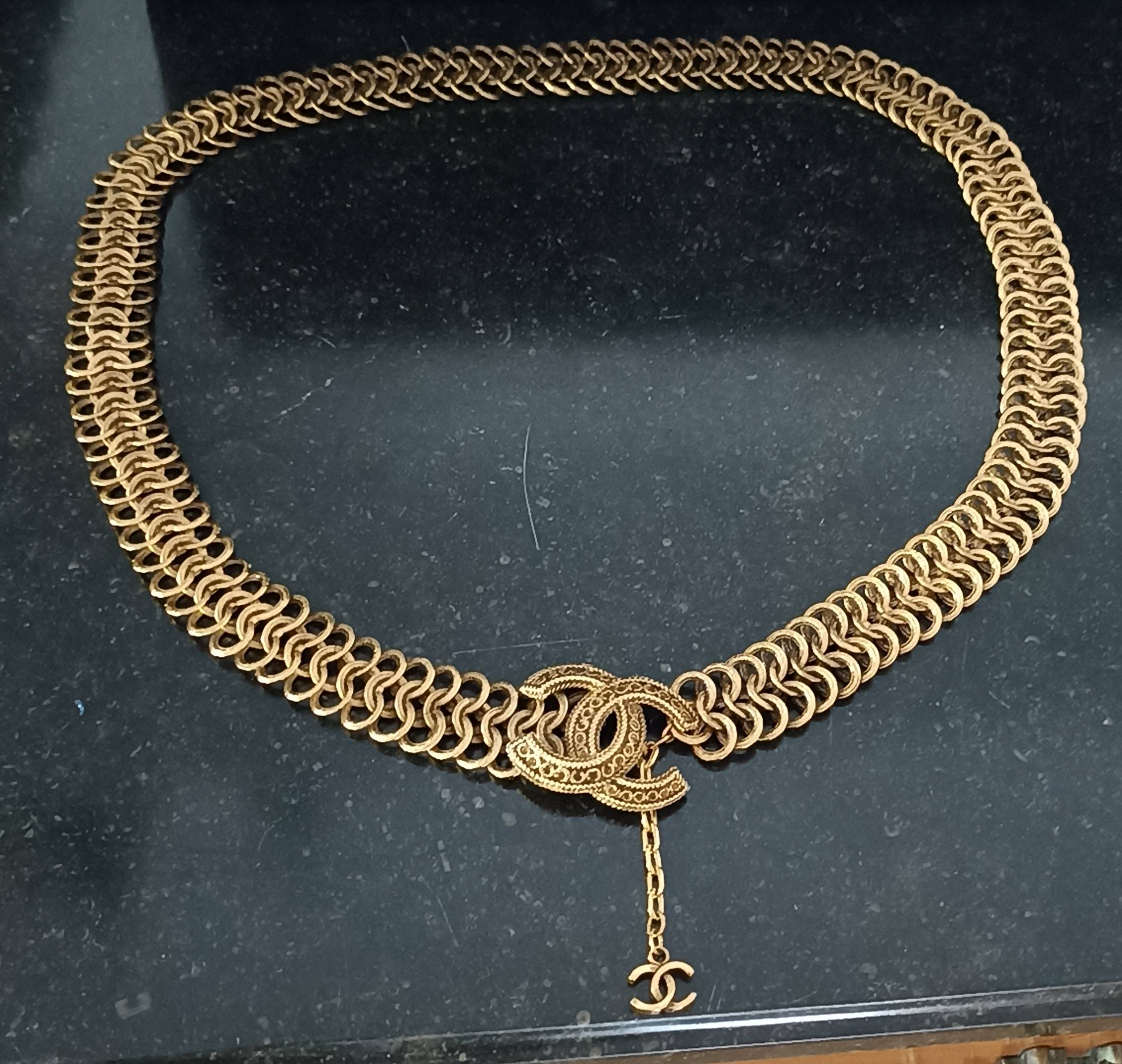 Vends ceinture Chanel vintage en métal doré – authentique