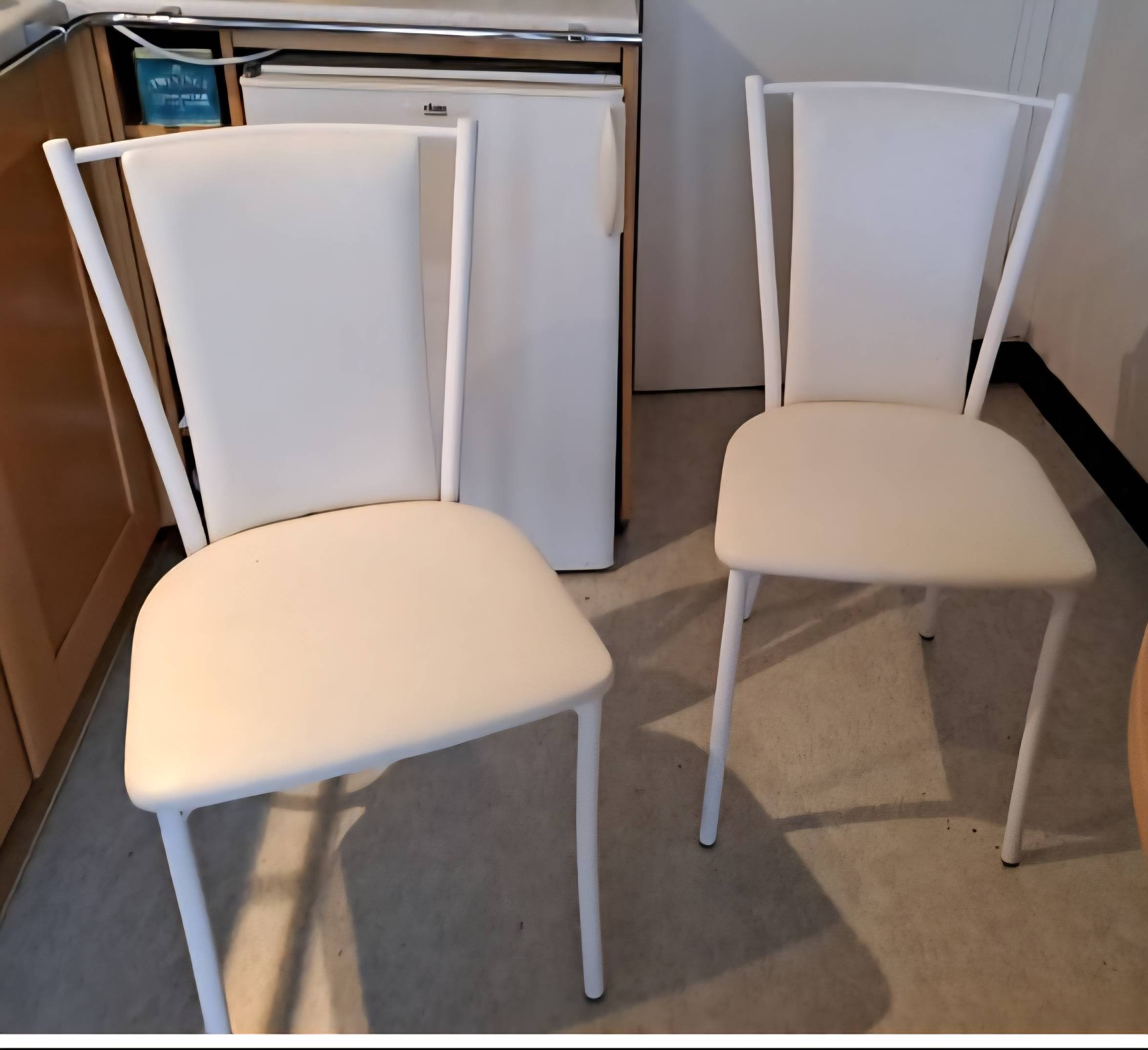 Chaises blanches