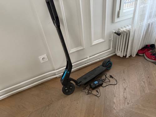 Vends trottinette disposant d’une assistance électrique l’e-kick de Peugeot