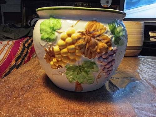 Pot Cache pot épais Design Vigne et raisins. Céramique Numéroté. Ht 18 Diam 21